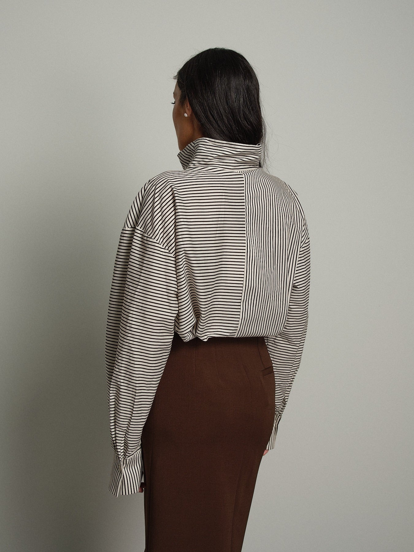 Camicia collo alto riga Moro Haveone CVS-R120;Camicia collo alto riga Moro Haveone CVS-R120 — foto 2;Camicia collo alto riga Moro Haveone CVS-R120 — foto 3;Camicia collo alto riga Moro Haveone CVS-R120 — foto 4;Camicia collo alto riga Moro Haveone CVS-R120 — foto 5;Camicia collo alto riga Moro Haveone CVS-R120 — foto 6