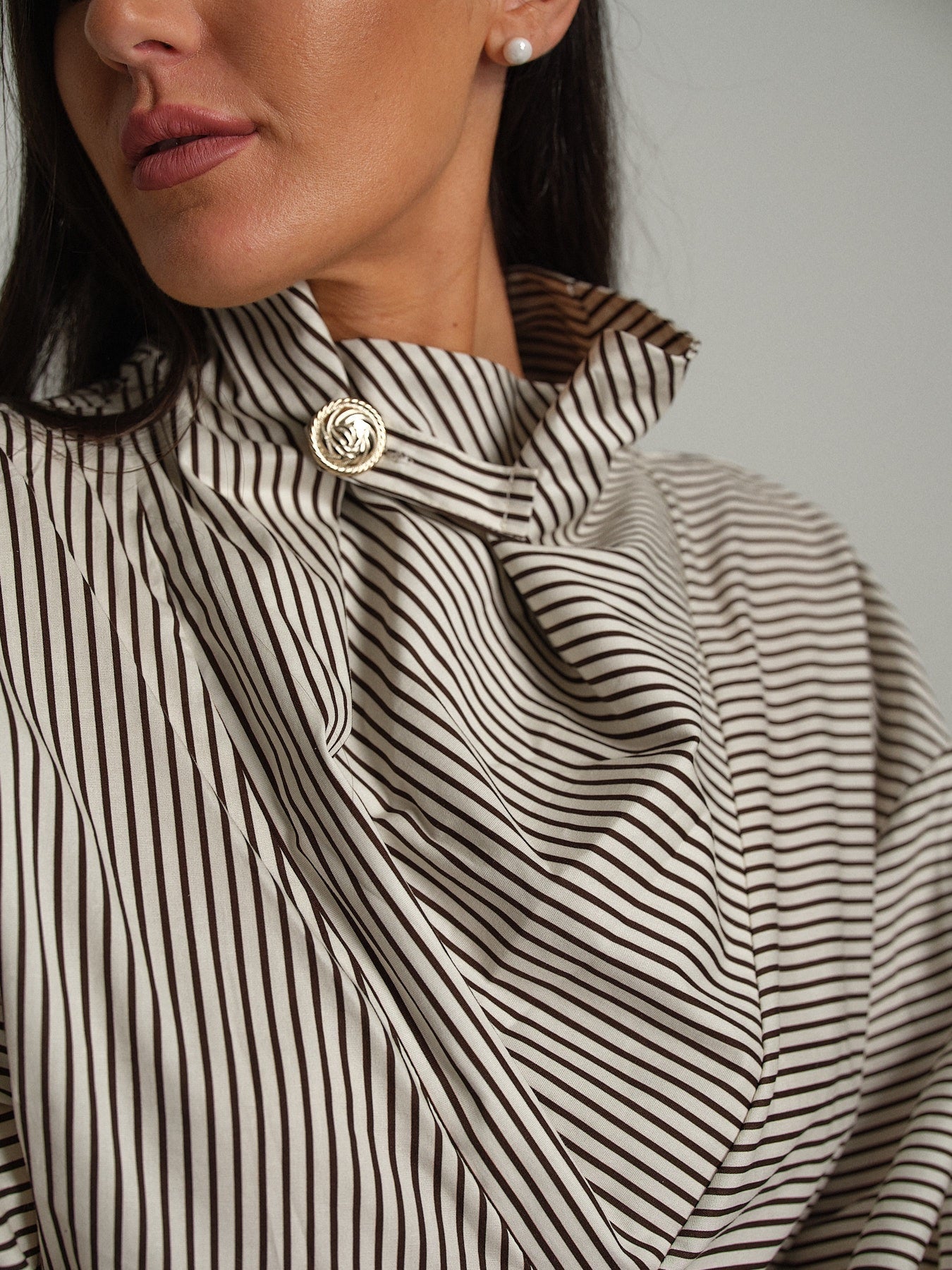 Camicia collo alto riga Moro Haveone CVS-R120;Camicia collo alto riga Moro Haveone CVS-R120 — foto 2;Camicia collo alto riga Moro Haveone CVS-R120 — foto 3;Camicia collo alto riga Moro Haveone CVS-R120 — foto 4;Camicia collo alto riga Moro Haveone CVS-R120 — foto 5;Camicia collo alto riga Moro Haveone CVS-R120 — foto 6