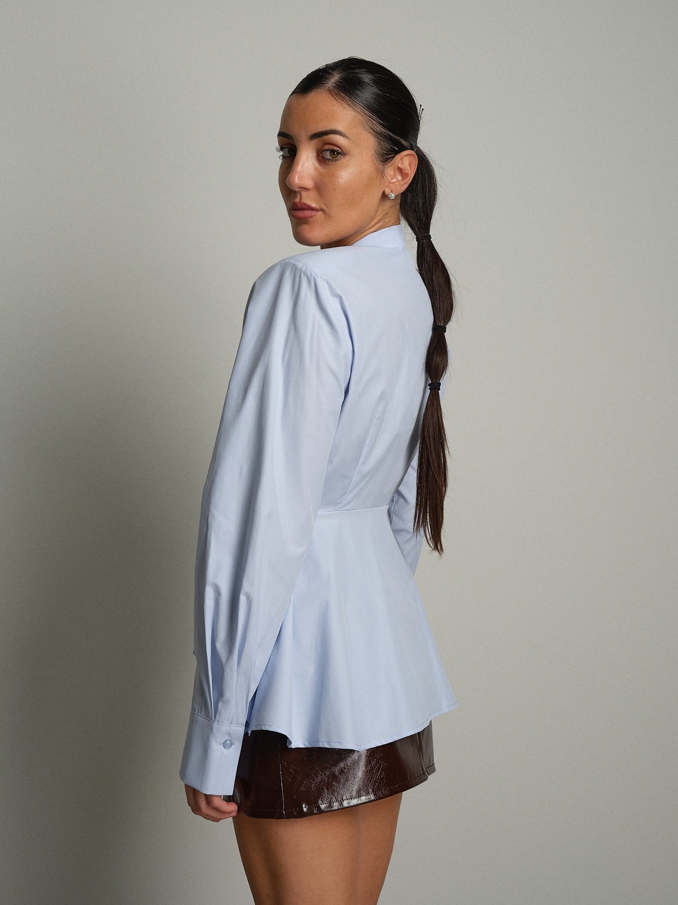 Camicia slim arricciata Azzurro Haveone CVS-R129;Camicia slim arricciata Azzurro Haveone CVS-R129 — foto 2;Camicia slim arricciata Azzurro Haveone CVS-R129 — foto 3;Camicia slim arricciata Azzurro Haveone CVS-R129 — foto 4;Camicia slim arricciata Azzurro Haveone CVS-R129 — foto 5;Camicia slim arricciata Azzurro Haveone CVS-R129 — foto 6;Camicia slim arricciata Azzurro Haveone CVS-R129 — foto 7