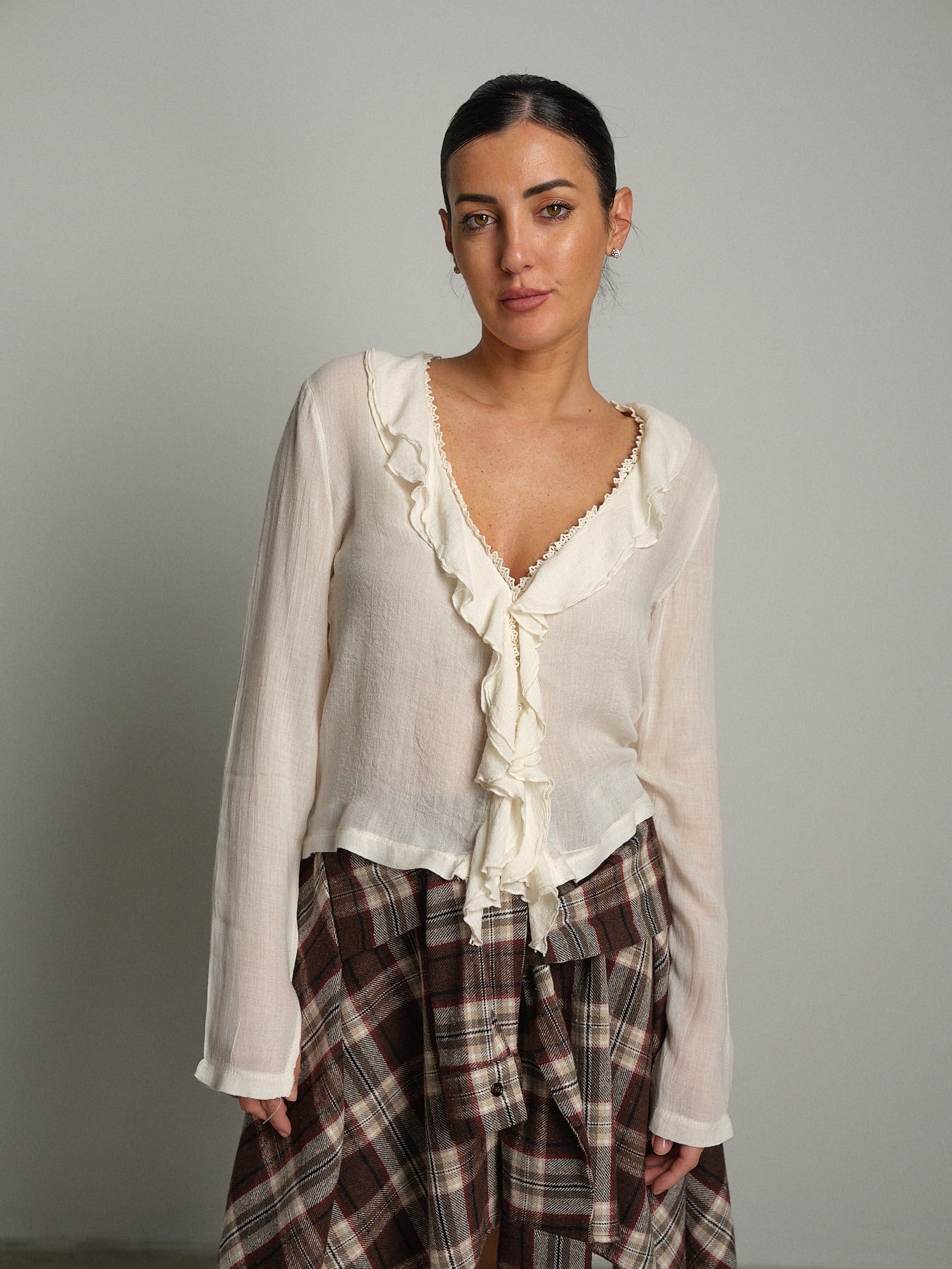Camicia Rouches scollo V Burro Haveone CVS-R130;Camicia Rouches scollo V Burro Haveone CVS-R130 — foto 2;Camicia Rouches scollo V Burro Haveone CVS-R130 — foto 3;Camicia Rouches scollo V Burro Haveone CVS-R130 — foto 4;Camicia Rouches scollo V Burro Haveone CVS-R130 — foto 5;Camicia Rouches scollo V Burro Haveone CVS-R130 — foto 6