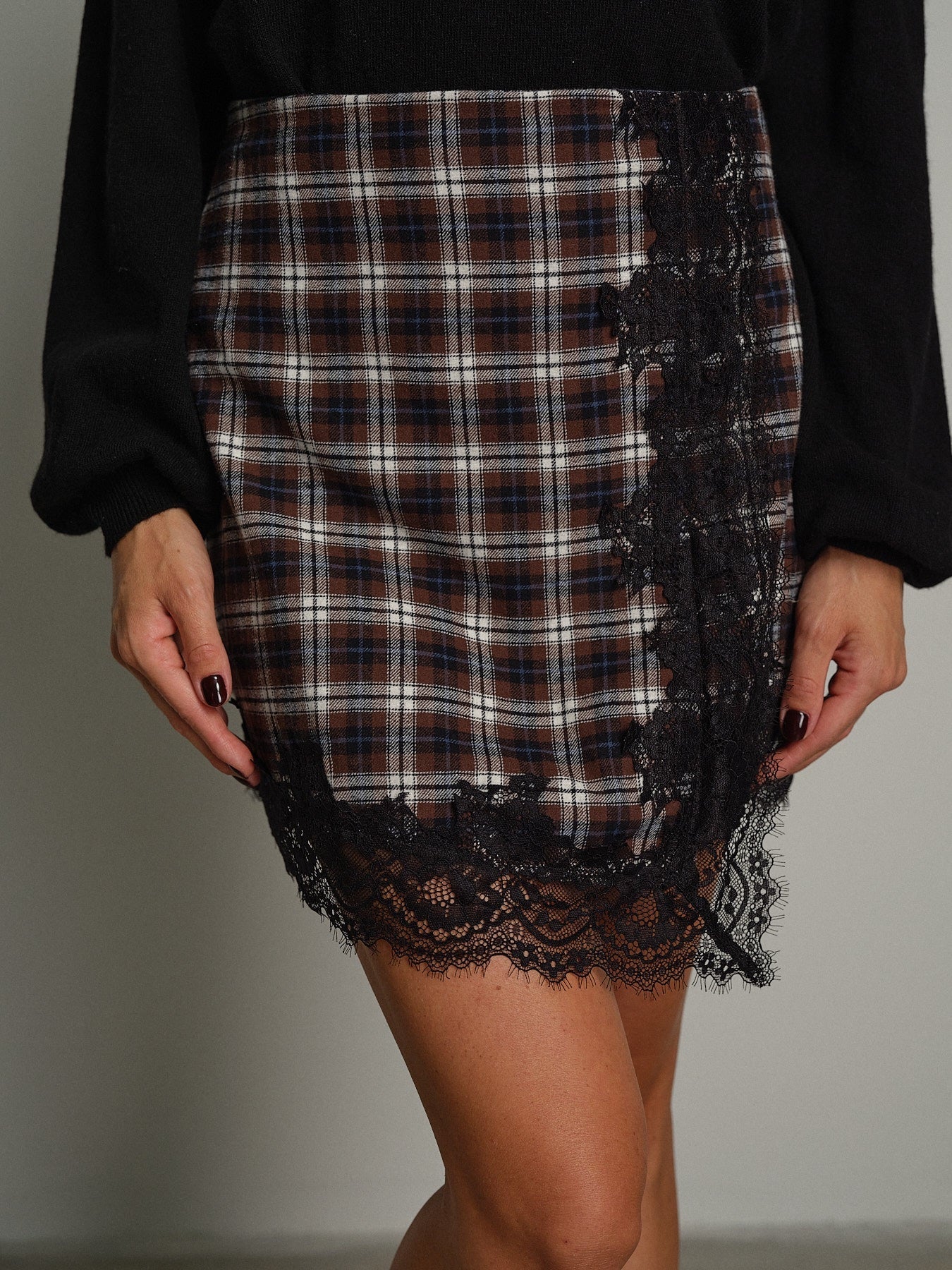 Gonna pizzo check Moro Haveone GMA-R071;Gonna pizzo check Moro Haveone GMA-R071 — foto 2;Gonna pizzo check Moro Haveone GMA-R071 — foto 3;Gonna pizzo check Moro Haveone GMA-R071 — foto 4;Gonna pizzo check Moro Haveone GMA-R071 — foto 5