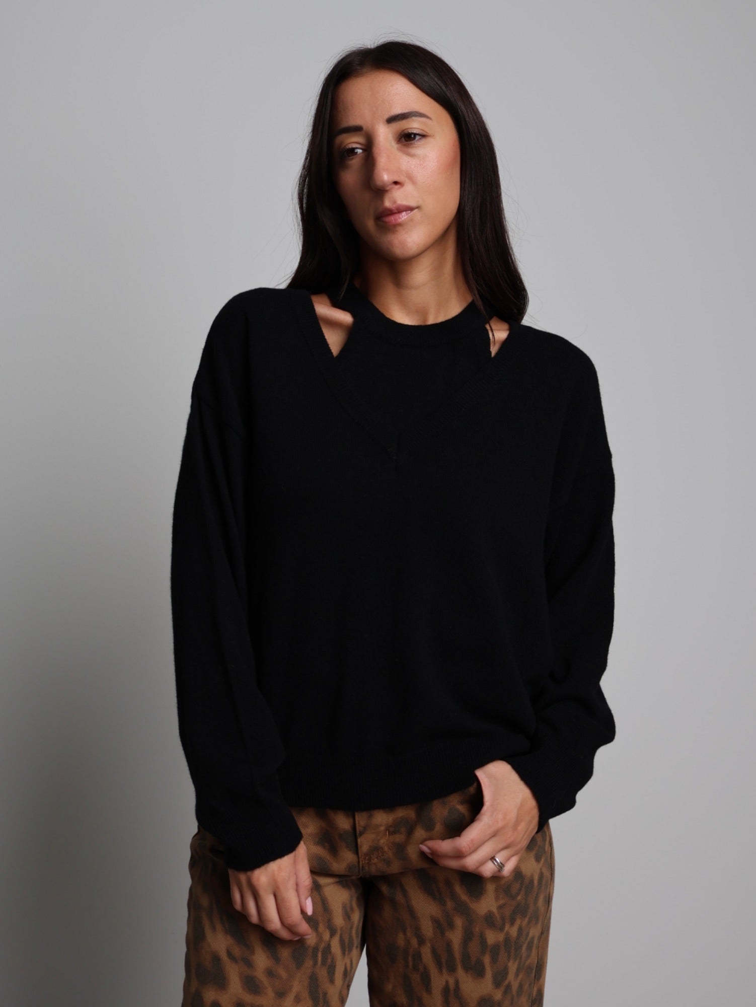 Set top + pullover Nero Haveone HNC-R014;Set top + pullover Nero Haveone HNC-R014 — foto 2;Set top + pullover Nero Haveone HNC-R014 — foto 3;Set top + pullover Nero Haveone HNC-R014 — foto 4