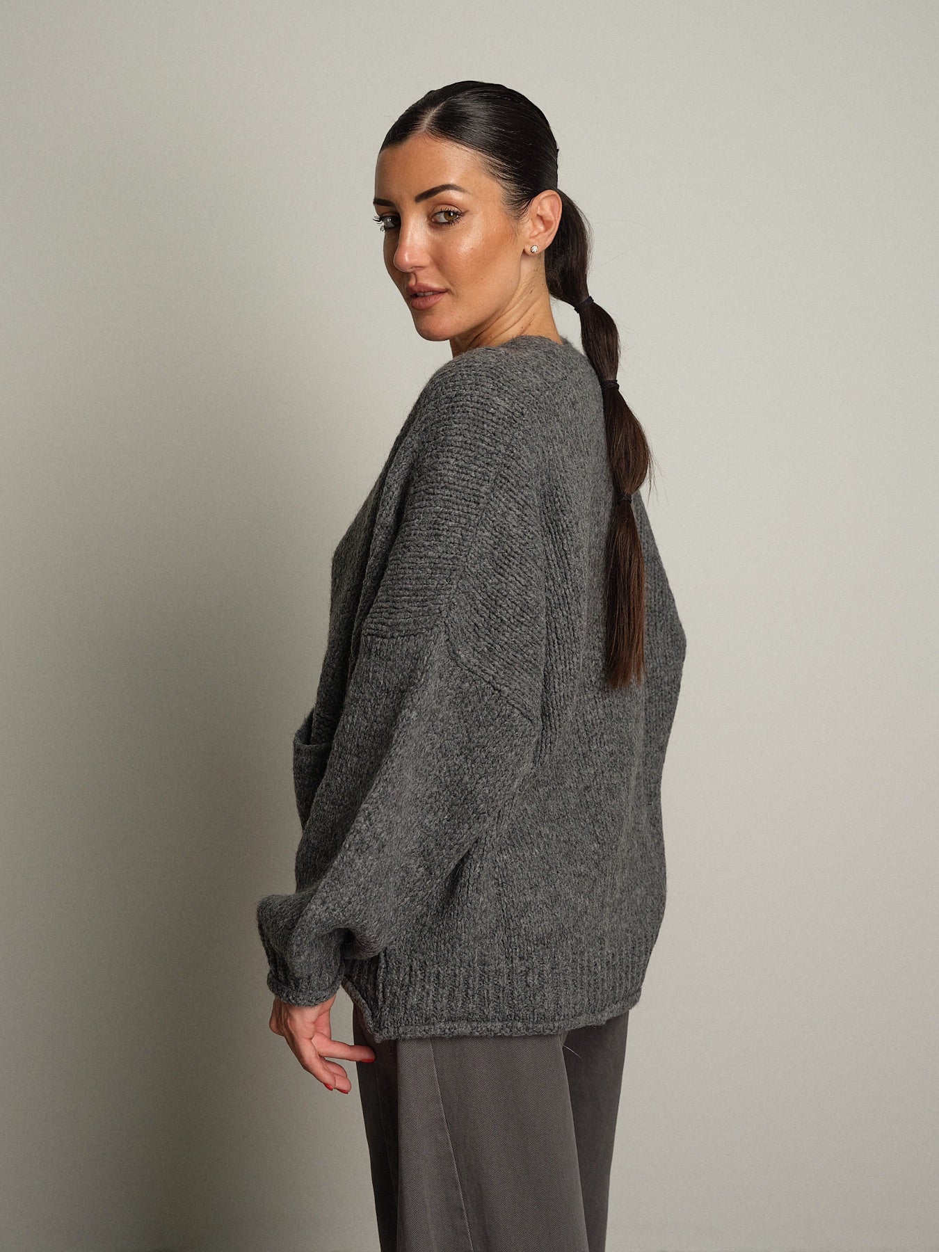 cardigan bestseller Grigio haveone JIT-R026;cardigan bestseller Grigio haveone JIT-R026 — foto 2;cardigan bestseller Grigio haveone JIT-R026 — foto 3;cardigan bestseller Grigio haveone JIT-R026 — foto 4;cardigan bestseller Grigio haveone JIT-R026 — foto 5