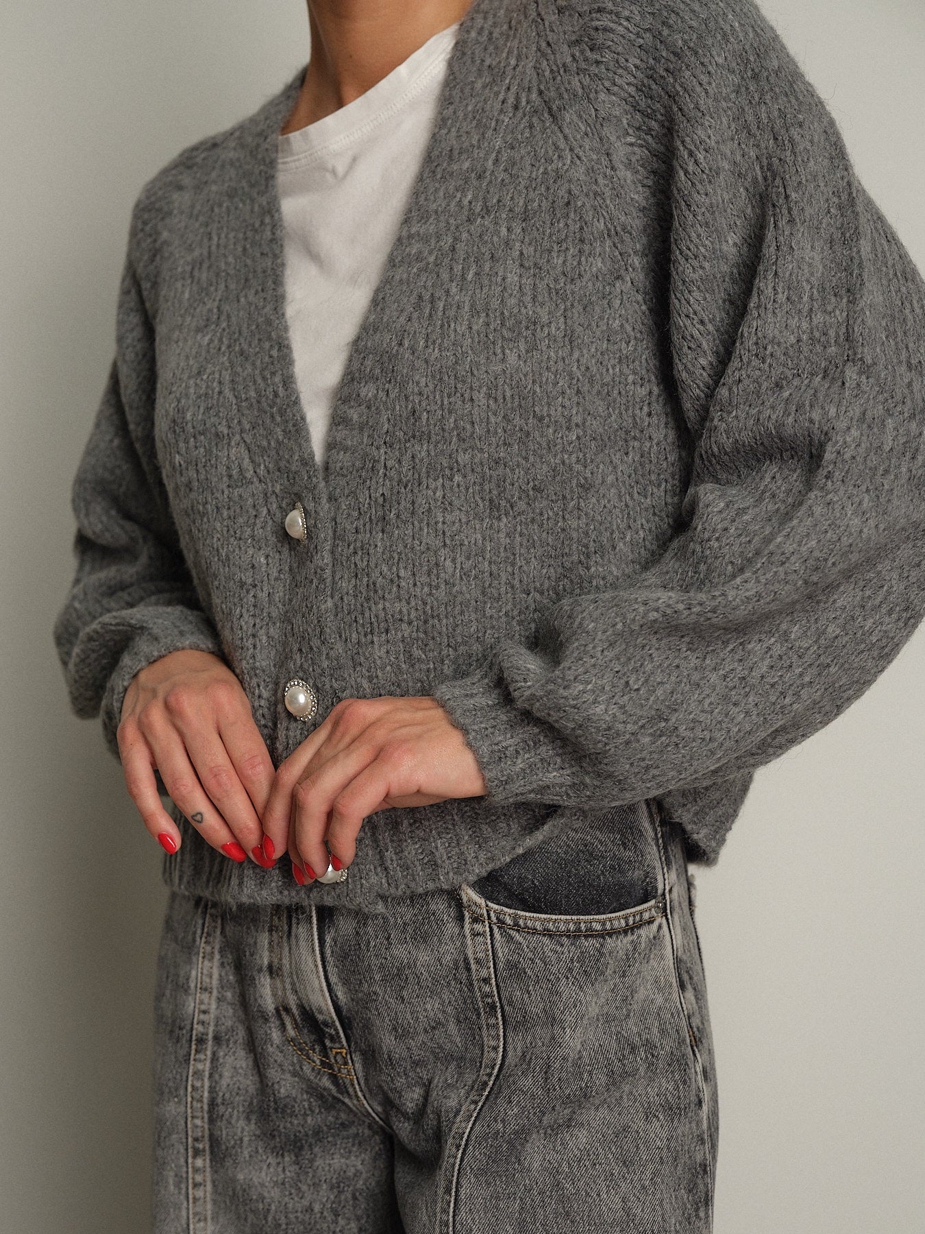cardigan bottoni gioiello Grigio-perla haveone JIT-R027;cardigan bottoni gioiello Grigio-perla haveone JIT-R027 — foto 2;cardigan bottoni gioiello Grigio-perla haveone JIT-R027 — foto 3;cardigan bottoni gioiello Grigio-perla haveone JIT-R027 — foto 4;cardigan bottoni gioiello Grigio-perla haveone JIT-R027 — foto 5;cardigan bottoni gioiello Grigio-perla haveone JIT-R027 — foto 6;cardigan bottoni gioiello Grigio-perla haveone JIT-R027 — foto 7;cardigan bottoni gioiello Grigio-perla haveone JIT-R027 — foto 8