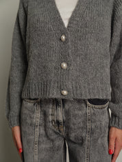 cardigan bottoni gioiello Grigio-perla haveone JIT-R027;cardigan bottoni gioiello Grigio-perla haveone JIT-R027 — foto 2;cardigan bottoni gioiello Grigio-perla haveone JIT-R027 — foto 3;cardigan bottoni gioiello Grigio-perla haveone JIT-R027 — foto 4;cardigan bottoni gioiello Grigio-perla haveone JIT-R027 — foto 5;cardigan bottoni gioiello Grigio-perla haveone JIT-R027 — foto 6;cardigan bottoni gioiello Grigio-perla haveone JIT-R027 — foto 7;cardigan bottoni gioiello Grigio-perla haveone JIT-R027 — foto 8