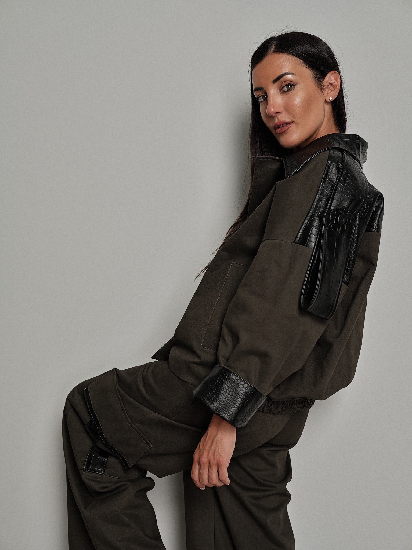 Giacca amelia Verde-militare Haveone JVS-R050;Giacca amelia Verde-militare Haveone JVS-R050 — foto 2;Giacca amelia Verde-militare Haveone JVS-R050 — foto 3;Giacca amelia Verde-militare Haveone JVS-R050 — foto 4;Giacca amelia Verde-militare Haveone JVS-R050 — foto 5;Giacca amelia Verde-militare Haveone JVS-R050 — foto 6;Giacca amelia Verde-militare Haveone JVS-R050 — foto 7;Giacca amelia Verde-militare Haveone JVS-R050 — foto 8