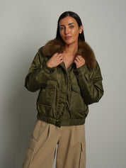 Bomber colletto pelliccia Verde-militare Haveone KCT-R023;Bomber colletto pelliccia Verde-militare Haveone KCT-R023 — foto 2;Bomber colletto pelliccia Verde-militare Haveone KCT-R023 — foto 3;Bomber colletto pelliccia Verde-militare Haveone KCT-R023 — foto 4;Bomber colletto pelliccia Verde-militare Haveone KCT-R023 — foto 5;Bomber colletto pelliccia Verde-militare Haveone KCT-R023 — foto 6