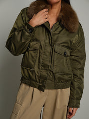 Bomber colletto pelliccia Verde-militare Haveone KCT-R023;Bomber colletto pelliccia Verde-militare Haveone KCT-R023 — foto 2;Bomber colletto pelliccia Verde-militare Haveone KCT-R023 — foto 3;Bomber colletto pelliccia Verde-militare Haveone KCT-R023 — foto 4;Bomber colletto pelliccia Verde-militare Haveone KCT-R023 — foto 5;Bomber colletto pelliccia Verde-militare Haveone KCT-R023 — foto 6