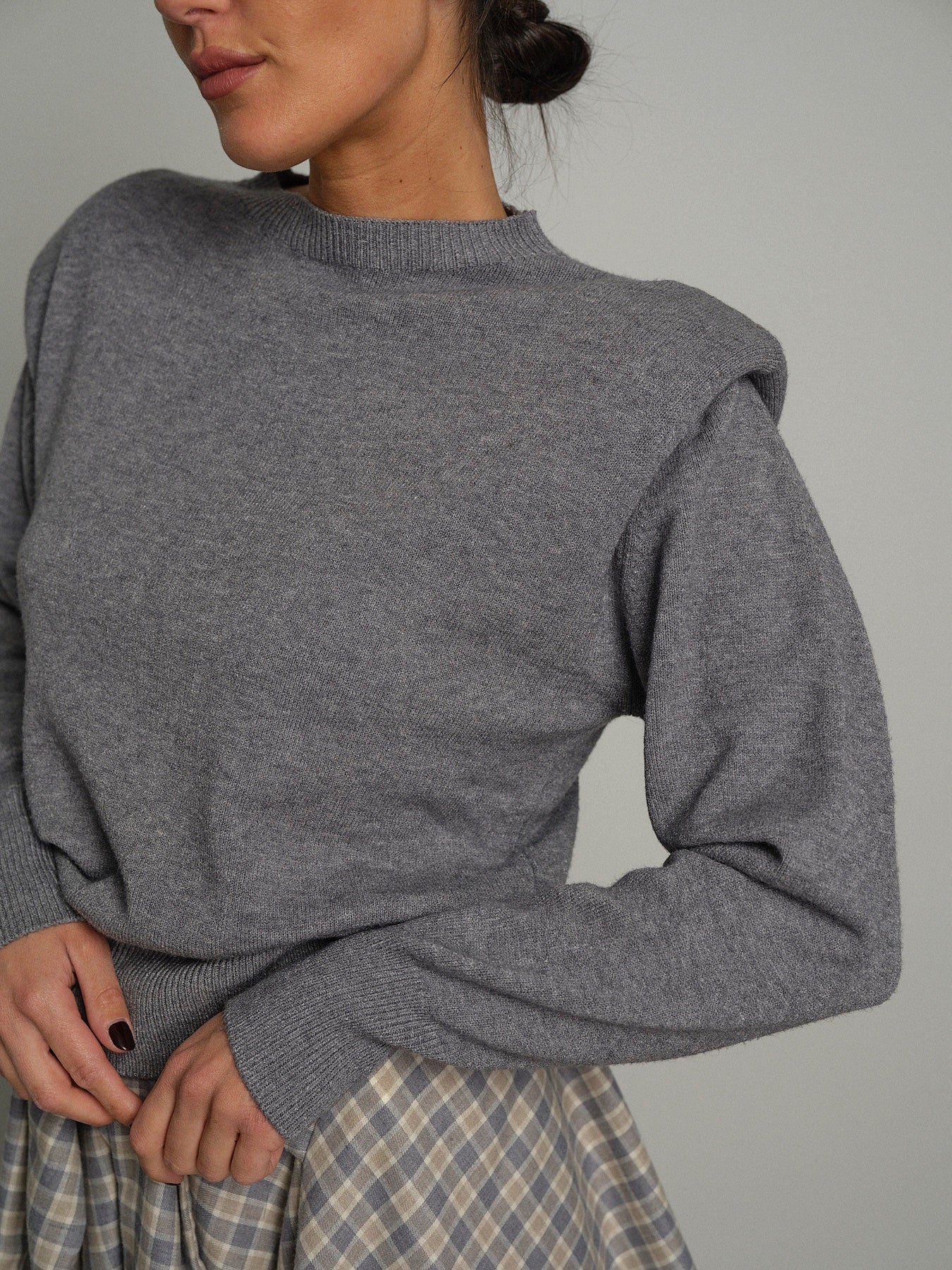 Pullover girocollo spalline Grigio Haveone MAZ-R214;Pullover girocollo spalline Grigio Haveone MAZ-R214 — foto 2;Pullover girocollo spalline Grigio Haveone MAZ-R214 — foto 3;Pullover girocollo spalline Grigio Haveone MAZ-R214 — foto 4
