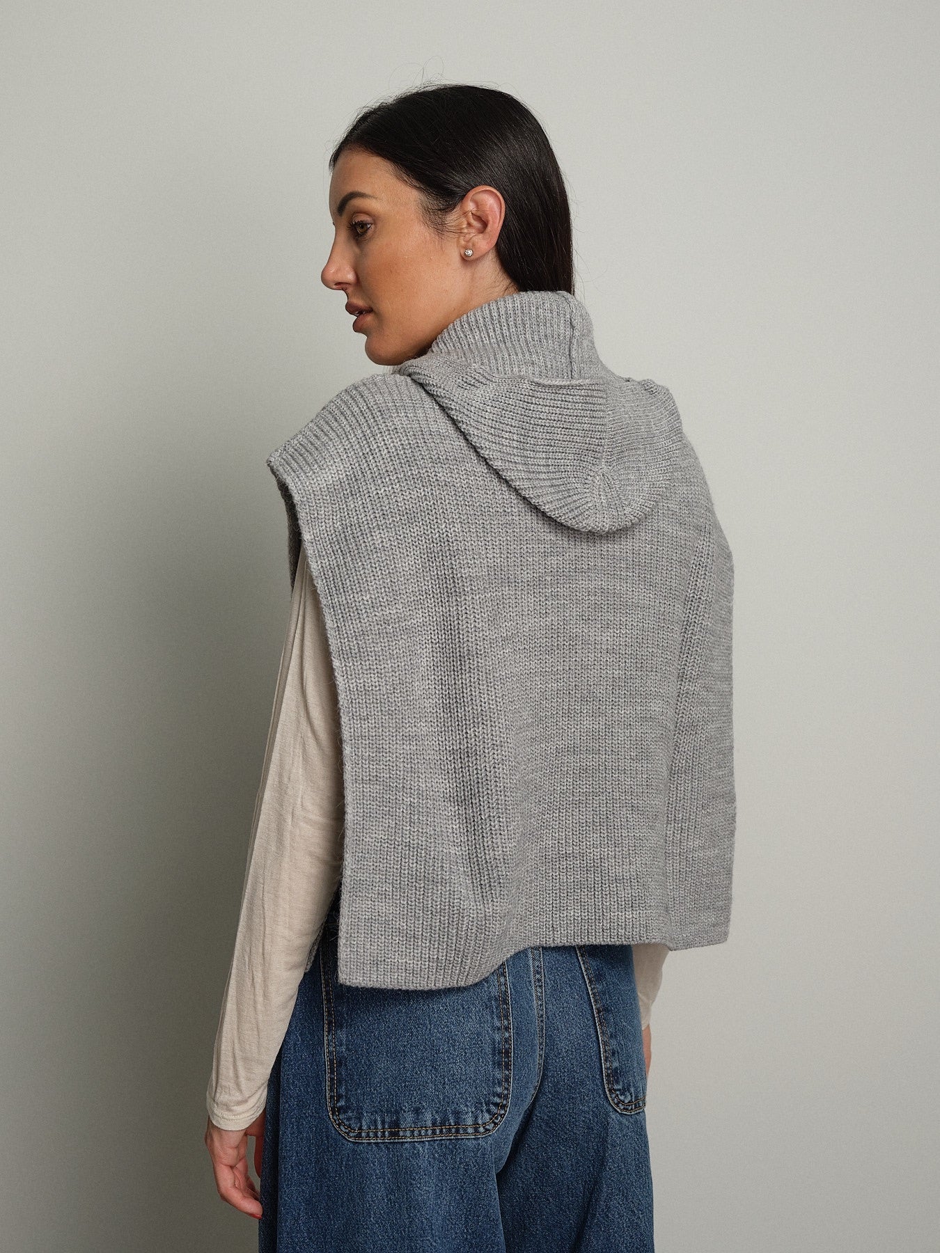Gilet cappuccio Grigio-perla Haveone MFP-R070;Gilet cappuccio Grigio-perla Haveone MFP-R070 — foto 2;Gilet cappuccio Grigio-perla Haveone MFP-R070 — foto 3;Gilet cappuccio Grigio-perla Haveone MFP-R070 — foto 4;Gilet cappuccio Grigio-perla Haveone MFP-R070 — foto 5