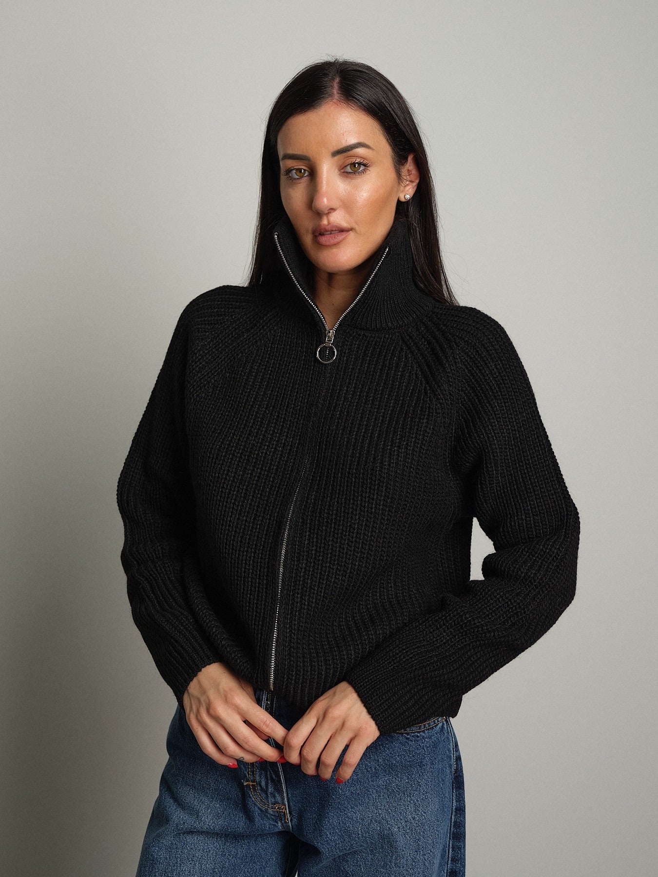 Cardigan zip Nero Haveone MHO-R055;Cardigan zip Nero Haveone MHO-R055 — foto 2;Cardigan zip Nero Haveone MHO-R055 — foto 3;Cardigan zip Nero Haveone MHO-R055 — foto 4;Cardigan zip Nero Haveone MHO-R055 — foto 5