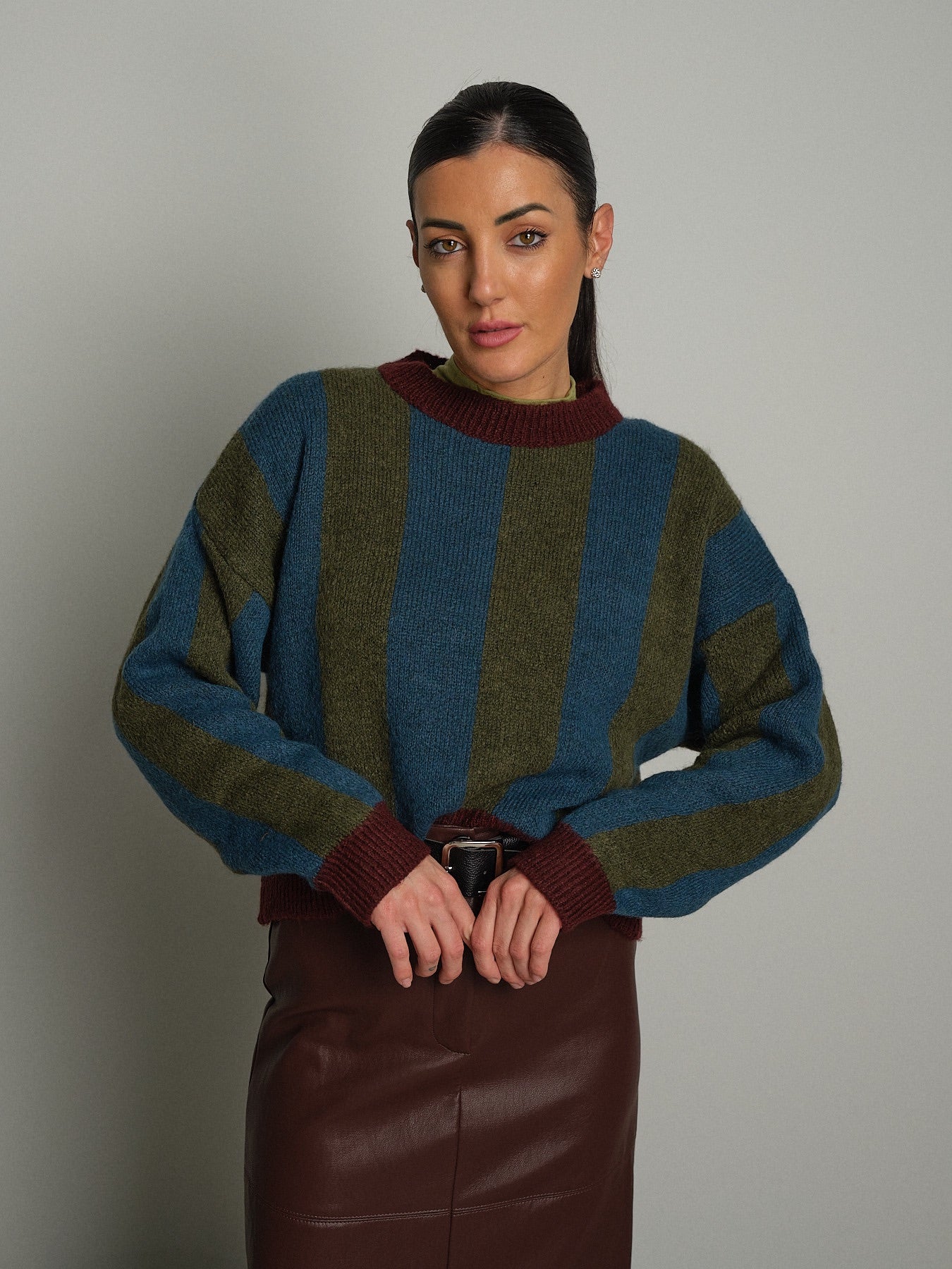 Pullover girocollo riga verticale Petrolio Haveone MHO-R289;Pullover girocollo riga verticale Petrolio Haveone MHO-R289 — foto 2;Pullover girocollo riga verticale Petrolio Haveone MHO-R289 — foto 3;Pullover girocollo riga verticale Petrolio Haveone MHO-R289 — foto 4;Pullover girocollo riga verticale Petrolio Haveone MHO-R289 — foto 5
