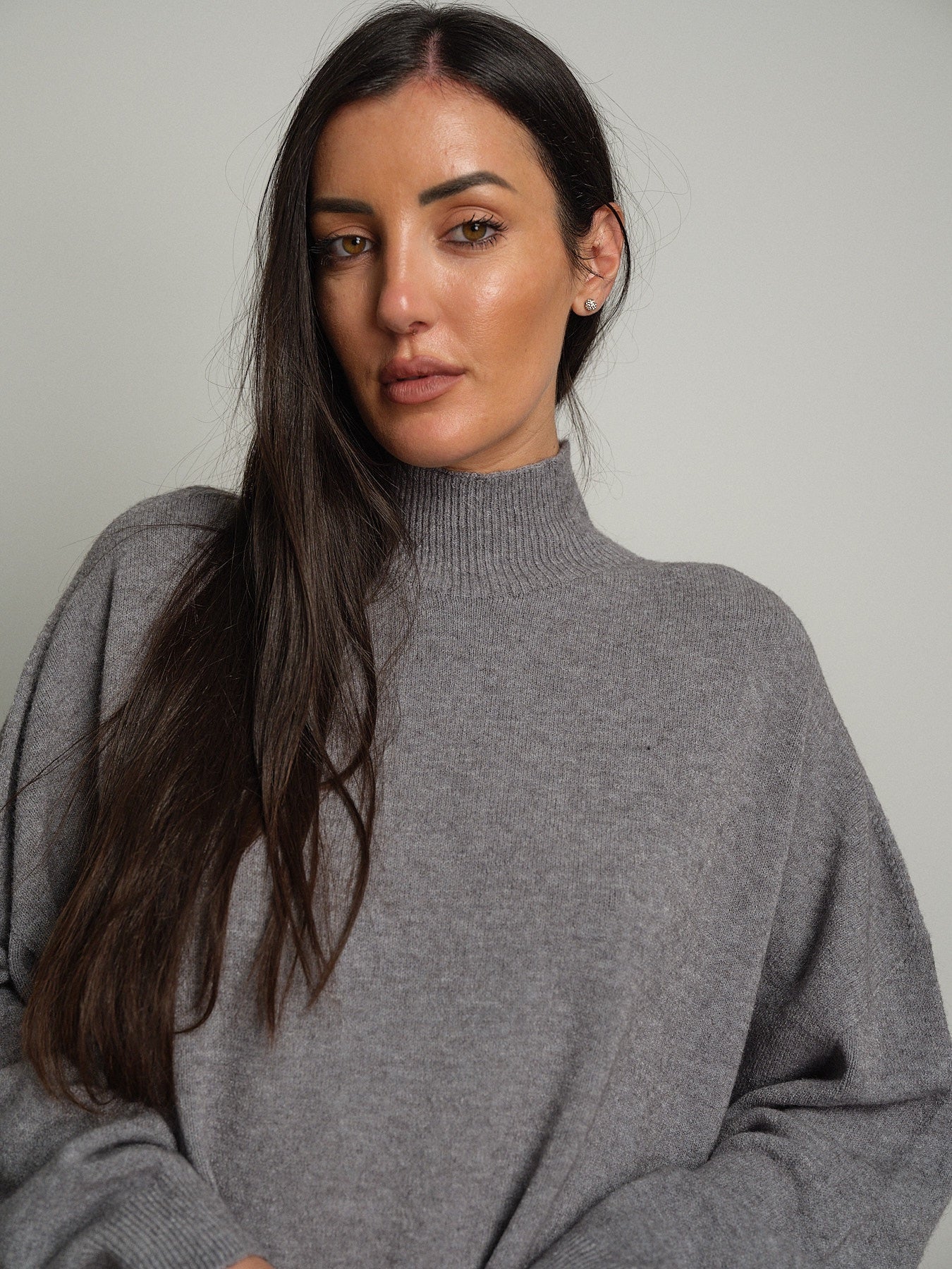 Abito in maglia collo cratere Grigio Haveone MMG-R053;Abito in maglia collo cratere Grigio Haveone MMG-R053 — foto 2;Abito in maglia collo cratere Grigio Haveone MMG-R053 — foto 3;Abito in maglia collo cratere Grigio Haveone MMG-R053 — foto 4;Abito in maglia collo cratere Grigio Haveone MMG-R053 — foto 5;Abito in maglia collo cratere Grigio Haveone MMG-R053 — foto 6