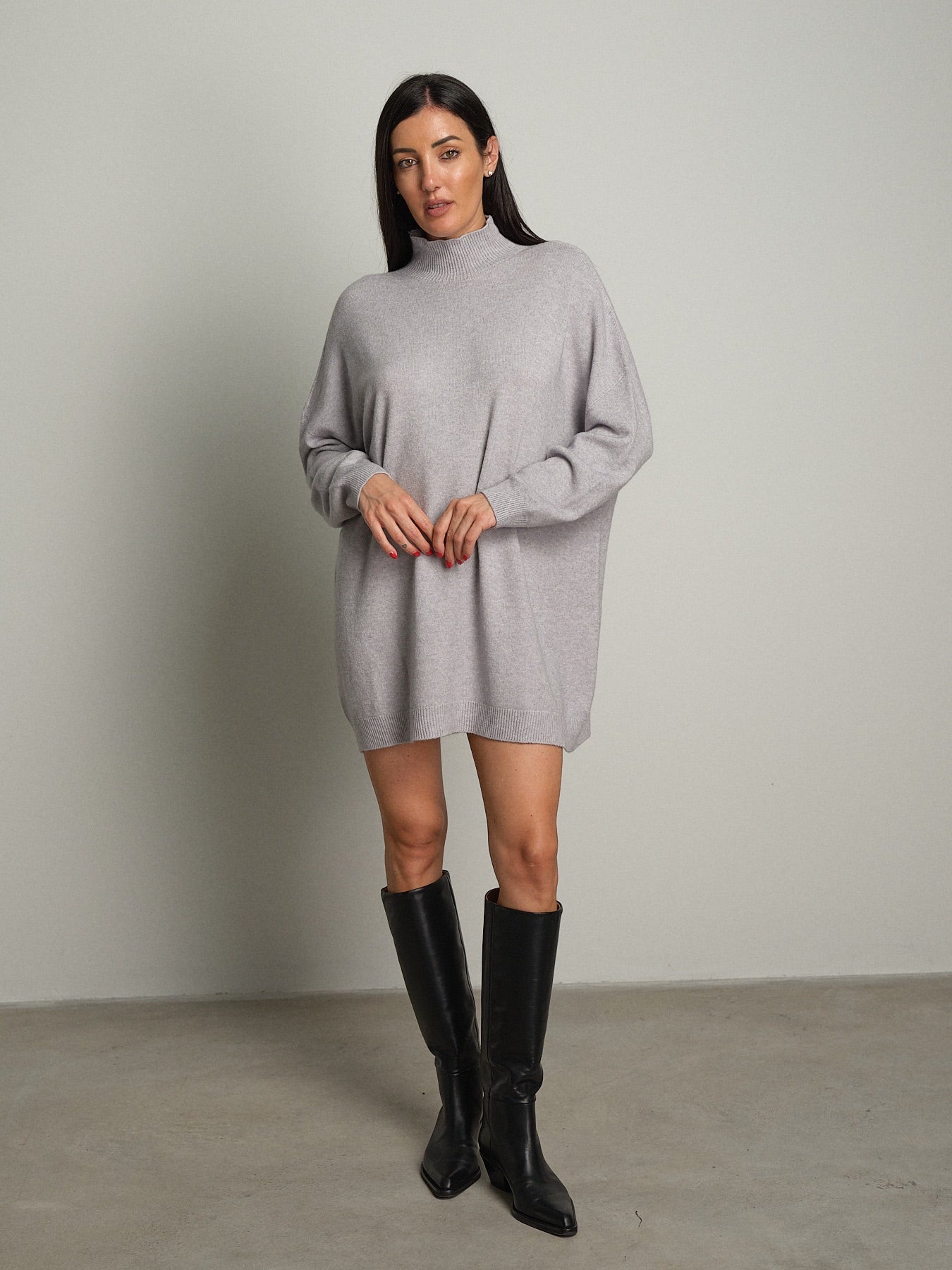 Abito in maglia collo cratere Grigio-perla Haveone MMG-R053;Abito in maglia collo cratere Grigio-perla Haveone MMG-R053 — foto 2;Abito in maglia collo cratere Grigio-perla Haveone MMG-R053 — foto 3;Abito in maglia collo cratere Grigio-perla Haveone MMG-R053 — foto 4;Abito in maglia collo cratere Grigio-perla Haveone MMG-R053 — foto 5;Abito in maglia collo cratere Grigio-perla Haveone MMG-R053 — foto 6;Abito in maglia collo cratere Grigio-perla Haveone MMG-R053 — foto 7