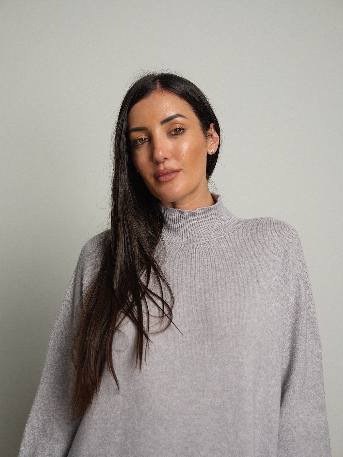 Abito in maglia collo cratere Grigio-perla Haveone MMG-R053;Abito in maglia collo cratere Grigio-perla Haveone MMG-R053 — foto 2;Abito in maglia collo cratere Grigio-perla Haveone MMG-R053 — foto 3;Abito in maglia collo cratere Grigio-perla Haveone MMG-R053 — foto 4;Abito in maglia collo cratere Grigio-perla Haveone MMG-R053 — foto 5;Abito in maglia collo cratere Grigio-perla Haveone MMG-R053 — foto 6;Abito in maglia collo cratere Grigio-perla Haveone MMG-R053 — foto 7