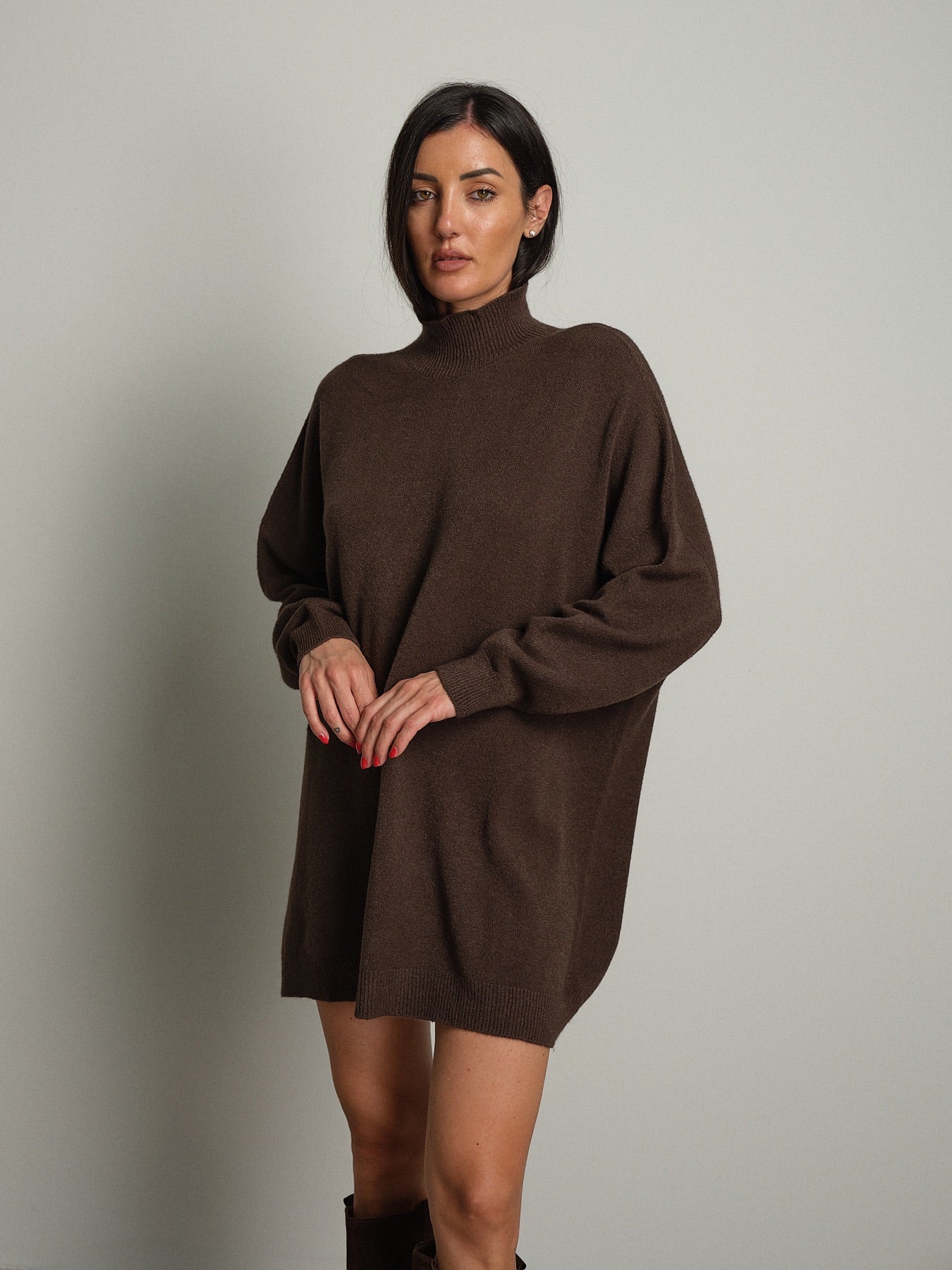 Abito in maglia collo cratere Moka Haveone MMG-R053;Abito in maglia collo cratere Moka Haveone MMG-R053 — foto 2;Abito in maglia collo cratere Moka Haveone MMG-R053 — foto 3;Abito in maglia collo cratere Moka Haveone MMG-R053 — foto 4;Abito in maglia collo cratere Moka Haveone MMG-R053 — foto 5;Abito in maglia collo cratere Moka Haveone MMG-R053 — foto 6;Abito in maglia collo cratere Moka Haveone MMG-R053 — foto 7