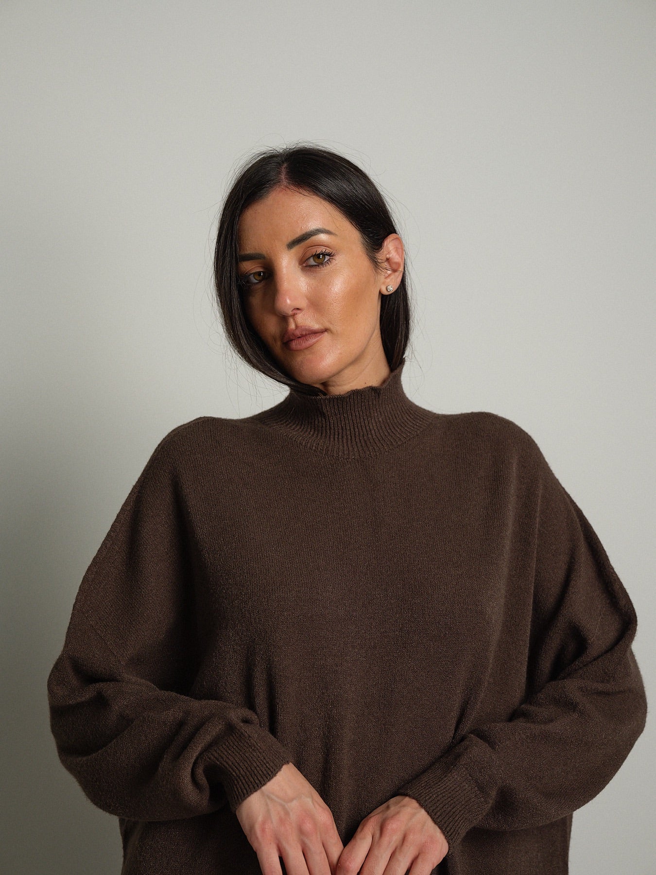 Abito in maglia collo cratere Moka Haveone MMG-R053;Abito in maglia collo cratere Moka Haveone MMG-R053 — foto 2;Abito in maglia collo cratere Moka Haveone MMG-R053 — foto 3;Abito in maglia collo cratere Moka Haveone MMG-R053 — foto 4;Abito in maglia collo cratere Moka Haveone MMG-R053 — foto 5;Abito in maglia collo cratere Moka Haveone MMG-R053 — foto 6;Abito in maglia collo cratere Moka Haveone MMG-R053 — foto 7