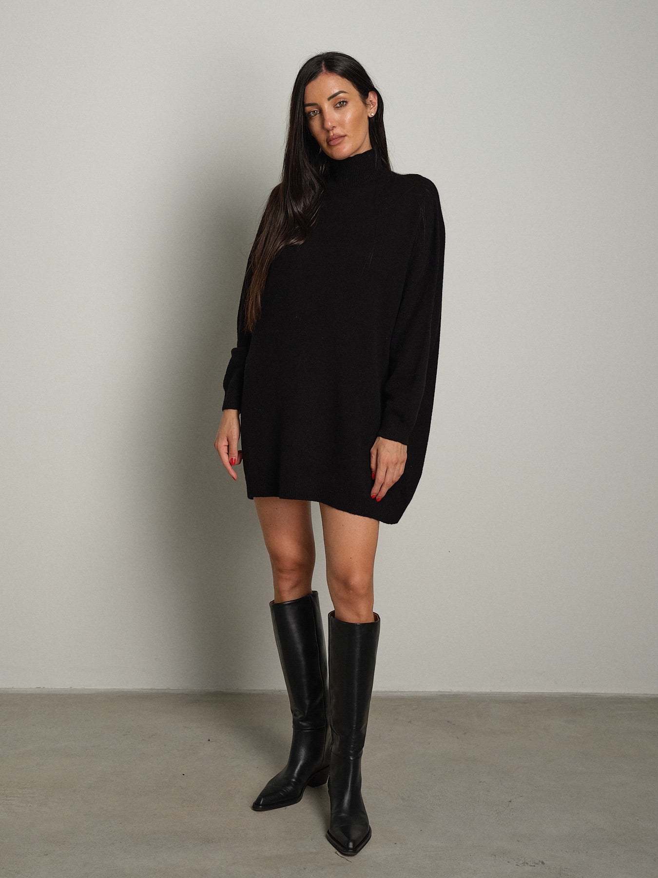 Abito in maglia collo cratere Nero Haveone MMG-R053;Abito in maglia collo cratere Nero Haveone MMG-R053 — foto 2;Abito in maglia collo cratere Nero Haveone MMG-R053 — foto 3;Abito in maglia collo cratere Nero Haveone MMG-R053 — foto 4;Abito in maglia collo cratere Nero Haveone MMG-R053 — foto 5;Abito in maglia collo cratere Nero Haveone MMG-R053 — foto 6