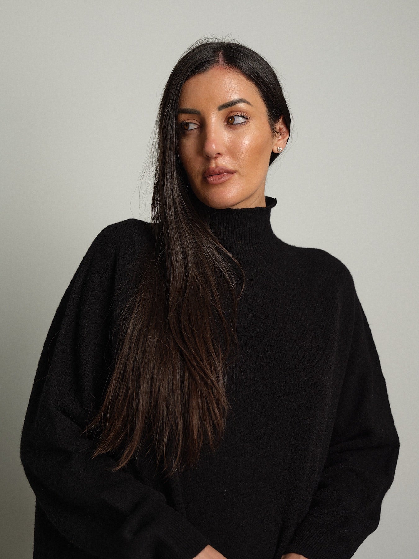 Abito in maglia collo cratere Nero Haveone MMG-R053;Abito in maglia collo cratere Nero Haveone MMG-R053 — foto 2;Abito in maglia collo cratere Nero Haveone MMG-R053 — foto 3;Abito in maglia collo cratere Nero Haveone MMG-R053 — foto 4;Abito in maglia collo cratere Nero Haveone MMG-R053 — foto 5;Abito in maglia collo cratere Nero Haveone MMG-R053 — foto 6