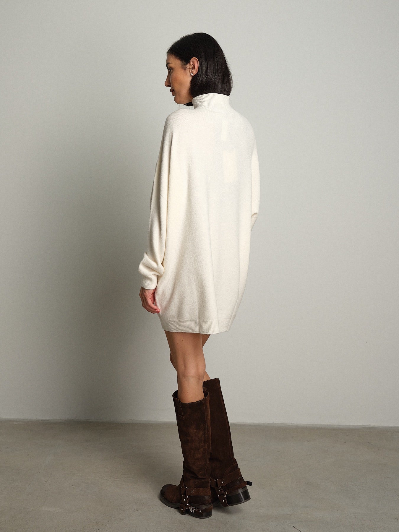 Abito in maglia collo cratere Panna Haveone MMG-R053;Abito in maglia collo cratere Panna Haveone MMG-R053 — foto 2;Abito in maglia collo cratere Panna Haveone MMG-R053 — foto 3;Abito in maglia collo cratere Panna Haveone MMG-R053 — foto 4;Abito in maglia collo cratere Panna Haveone MMG-R053 — foto 5;Abito in maglia collo cratere Panna Haveone MMG-R053 — foto 6;Abito in maglia collo cratere Panna Haveone MMG-R053 — foto 7