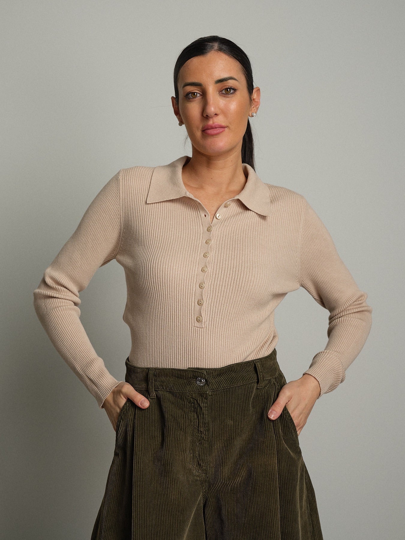 Polo costina scollo profondo Beige Haveone MPH-R294;Polo costina scollo profondo Beige Haveone MPH-R294 — foto 2;Polo costina scollo profondo Beige Haveone MPH-R294 — foto 3;Polo costina scollo profondo Beige Haveone MPH-R294 — foto 4