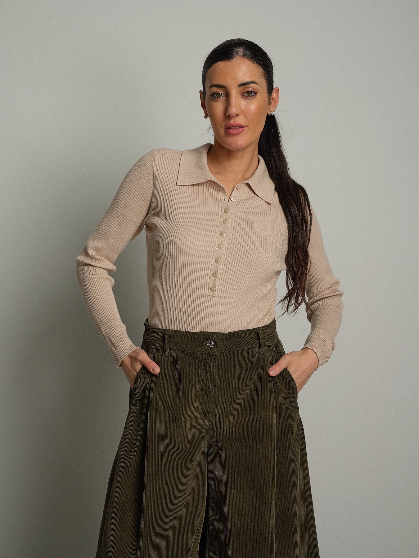 Polo costina scollo profondo Beige Haveone MPH-R294;Polo costina scollo profondo Beige Haveone MPH-R294 — foto 2;Polo costina scollo profondo Beige Haveone MPH-R294 — foto 3;Polo costina scollo profondo Beige Haveone MPH-R294 — foto 4