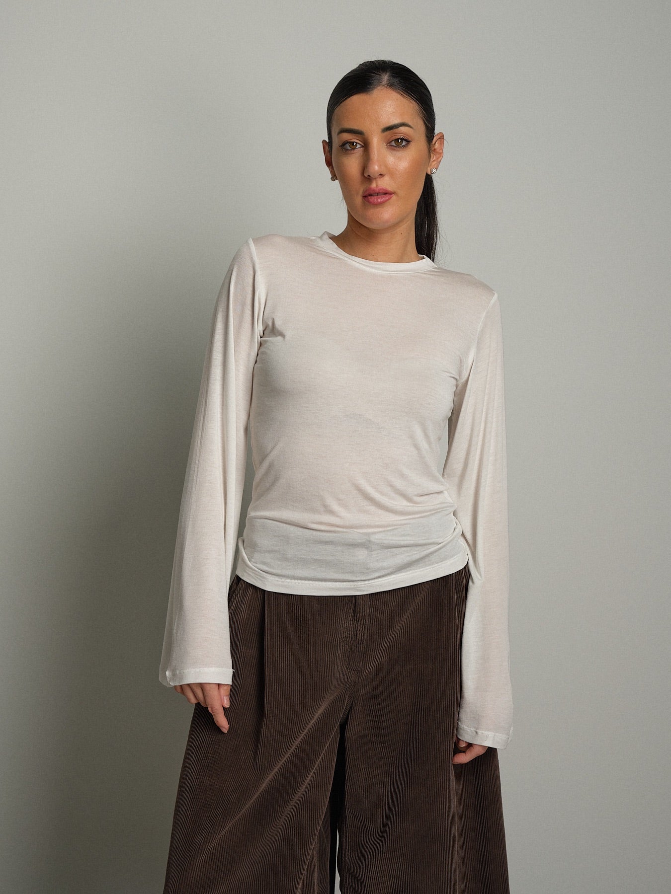 Maglia modal manica campana Panna Haveone MSH-R246;Maglia modal manica campana Panna Haveone MSH-R246 — foto 2;Maglia modal manica campana Panna Haveone MSH-R246 — foto 3;Maglia modal manica campana Panna Haveone MSH-R246 — foto 4
