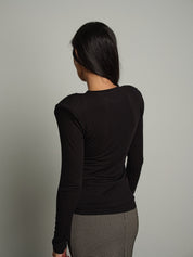 Maglia modal spalle imbottite Nero Haveone MSH-R268;Maglia modal spalle imbottite Nero Haveone MSH-R268 — foto 2;Maglia modal spalle imbottite Nero Haveone MSH-R268 — foto 3;Maglia modal spalle imbottite Nero Haveone MSH-R268 — foto 4