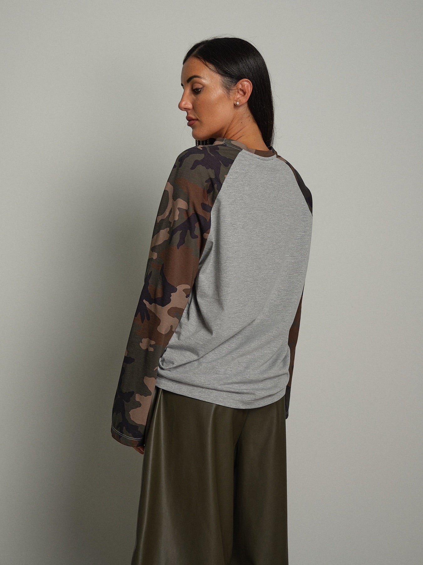 Maglia manica mimetica Grigio-perla Haveone MVS-R232;Maglia manica mimetica Grigio-perla Haveone MVS-R232 — foto 2;Maglia manica mimetica Grigio-perla Haveone MVS-R232 — foto 3;Maglia manica mimetica Grigio-perla Haveone MVS-R232 — foto 4;Maglia manica mimetica Grigio-perla Haveone MVS-R232 — foto 5