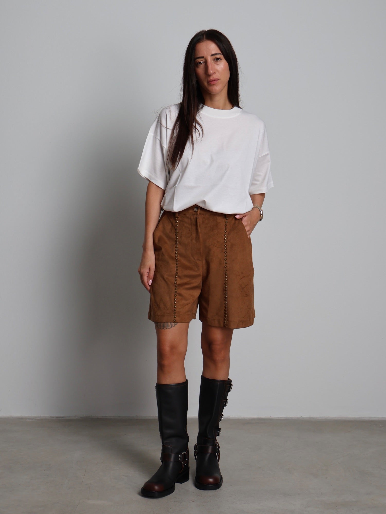 Shorts dainetto borchie Cammello Haveone PIA-R218;Shorts dainetto borchie Cammello Haveone PIA-R218 — foto 2;Shorts dainetto borchie Cammello Haveone PIA-R218 — foto 3;Shorts dainetto borchie Cammello Haveone PIA-R218 — foto 4;Shorts dainetto borchie Cammello Haveone PIA-R218 — foto 5;Shorts dainetto borchie Cammello Haveone PIA-R218 — foto 6;Shorts dainetto borchie Cammello Haveone PIA-R218 — foto 7;Shorts dainetto borchie Cammello Haveone PIA-R218 — foto 8