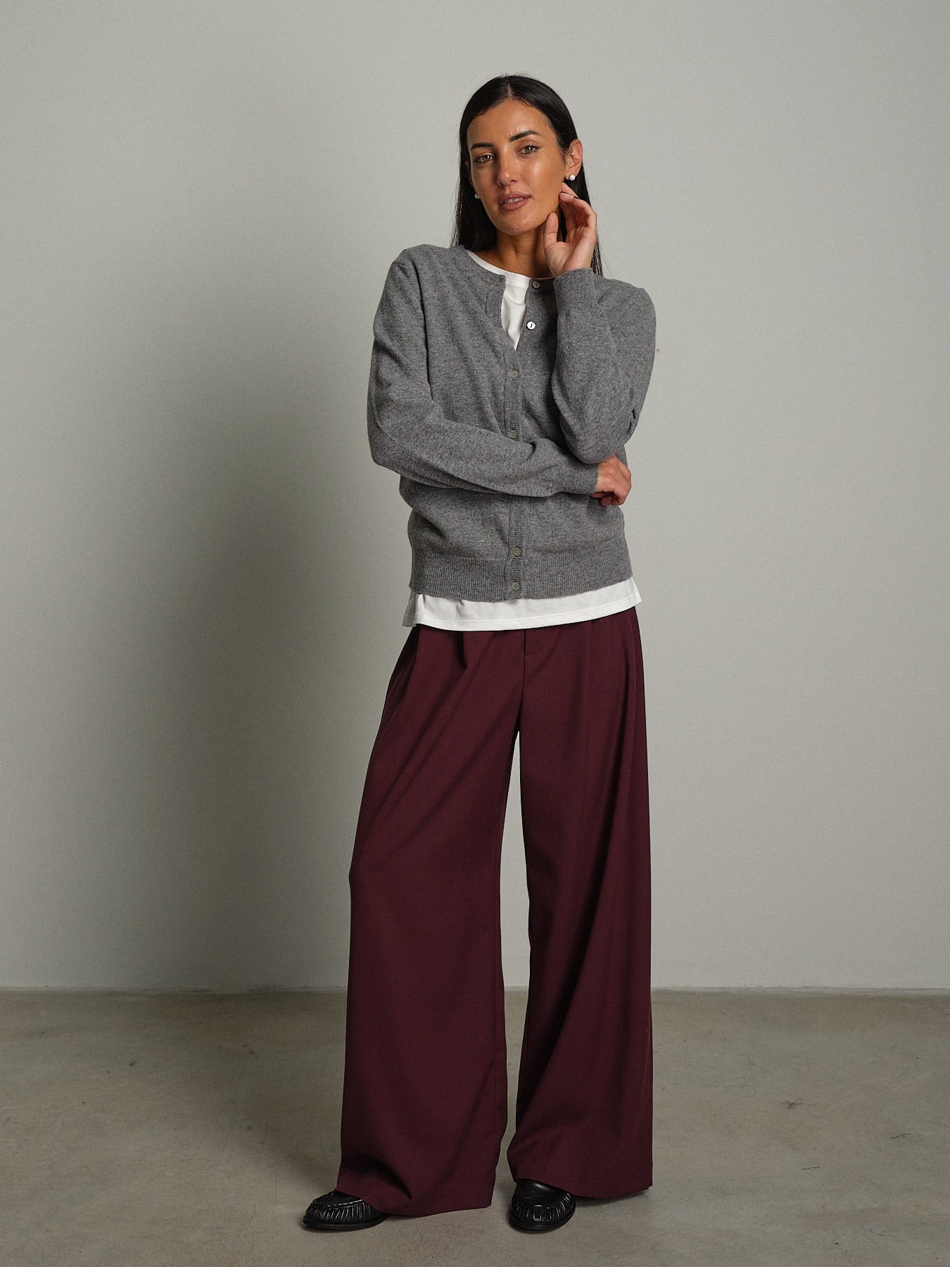 Pantalone palazzo lore Bordeaux Haveone PIA-R282;Pantalone palazzo lore Bordeaux Haveone PIA-R282 — foto 2;Pantalone palazzo lore Bordeaux Haveone PIA-R282 — foto 3;Pantalone palazzo lore Bordeaux Haveone PIA-R282 — foto 4;Pantalone palazzo lore Bordeaux Haveone PIA-R282 — foto 5