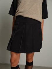Gonna shorts "da avere" Nero Haveone PIA-R296;Gonna shorts "da avere" Nero Haveone PIA-R296 — foto 2;Gonna shorts "da avere" Nero Haveone PIA-R296 — foto 3;Gonna shorts "da avere" Nero Haveone PIA-R296 — foto 4