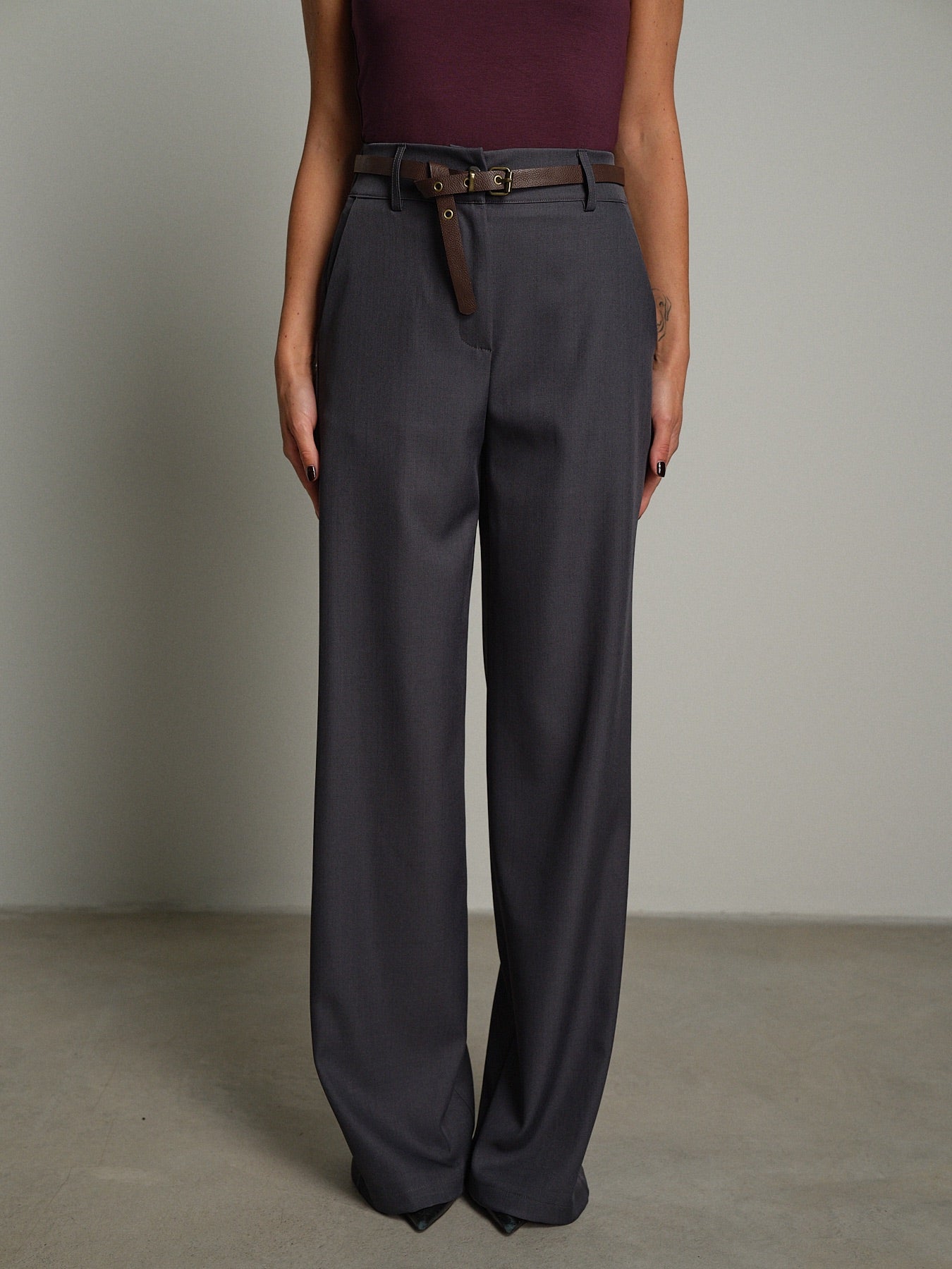 Pantalone palazzo "da avere" Grigio Haveone PIA-R298;Pantalone palazzo "da avere" Grigio Haveone PIA-R298 — foto 2;Pantalone palazzo "da avere" Grigio Haveone PIA-R298 — foto 3;Pantalone palazzo "da avere" Grigio Haveone PIA-R298 — foto 4