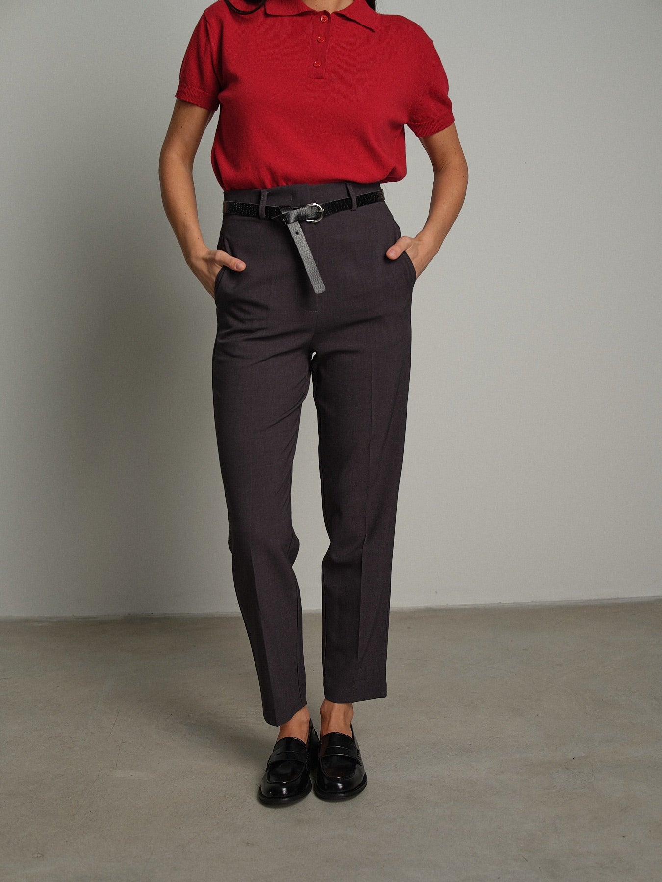 Pantalone slim agata Antracite Haveone PIA-R321;Pantalone slim agata Antracite Haveone PIA-R321 — foto 2;Pantalone slim agata Antracite Haveone PIA-R321 — foto 3;Pantalone slim agata Antracite Haveone PIA-R321 — foto 4
