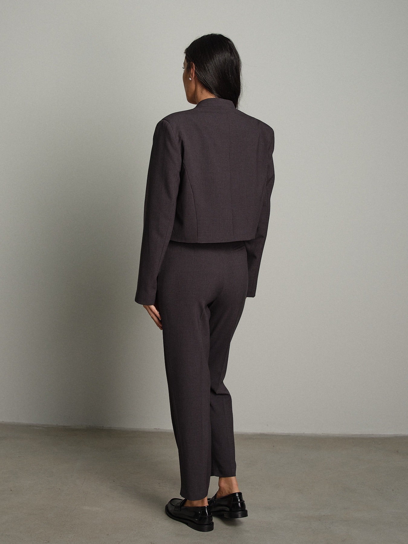 Pantalone slim agata Antracite Haveone PIA-R321;Pantalone slim agata Antracite Haveone PIA-R321 — foto 2;Pantalone slim agata Antracite Haveone PIA-R321 — foto 3;Pantalone slim agata Antracite Haveone PIA-R321 — foto 4