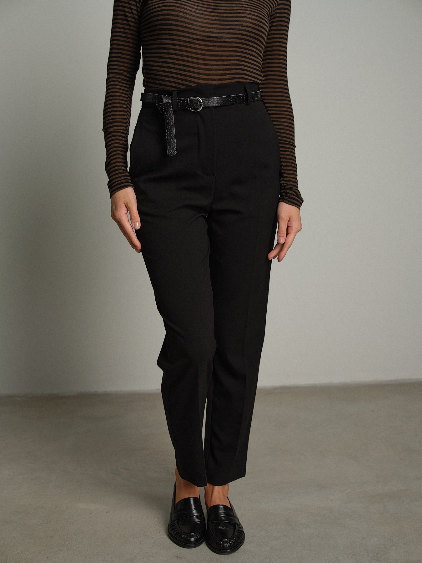 Pantalone slim agata Nero Haveone PIA-R321;Pantalone slim agata Nero Haveone PIA-R321 — foto 2;Pantalone slim agata Nero Haveone PIA-R321 — foto 3;Pantalone slim agata Nero Haveone PIA-R321 — foto 4;Pantalone slim agata Nero Haveone PIA-R321 — foto 5