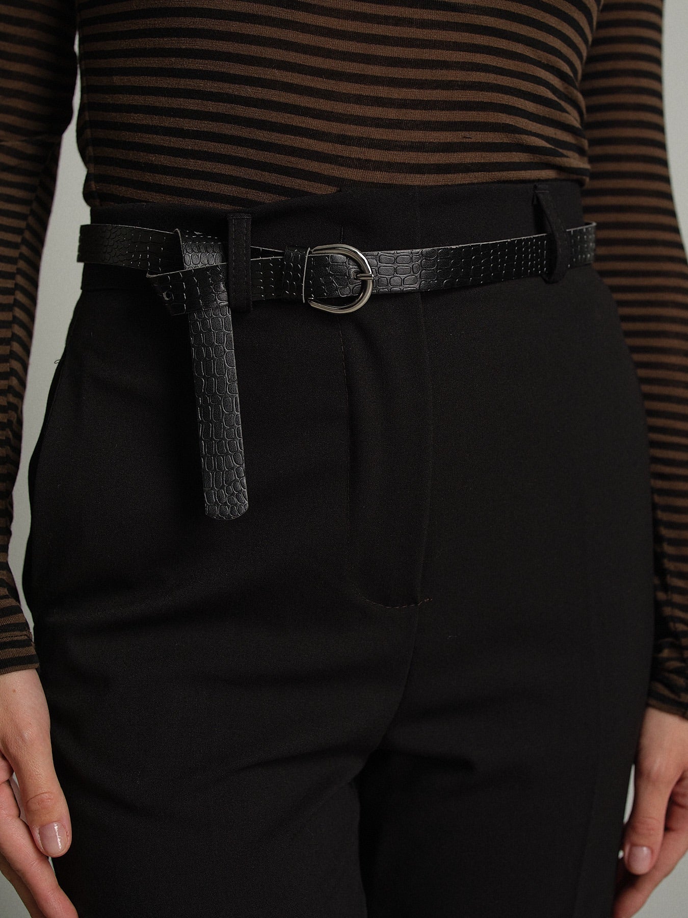 Pantalone slim agata Nero Haveone PIA-R321;Pantalone slim agata Nero Haveone PIA-R321 — foto 2;Pantalone slim agata Nero Haveone PIA-R321 — foto 3;Pantalone slim agata Nero Haveone PIA-R321 — foto 4;Pantalone slim agata Nero Haveone PIA-R321 — foto 5