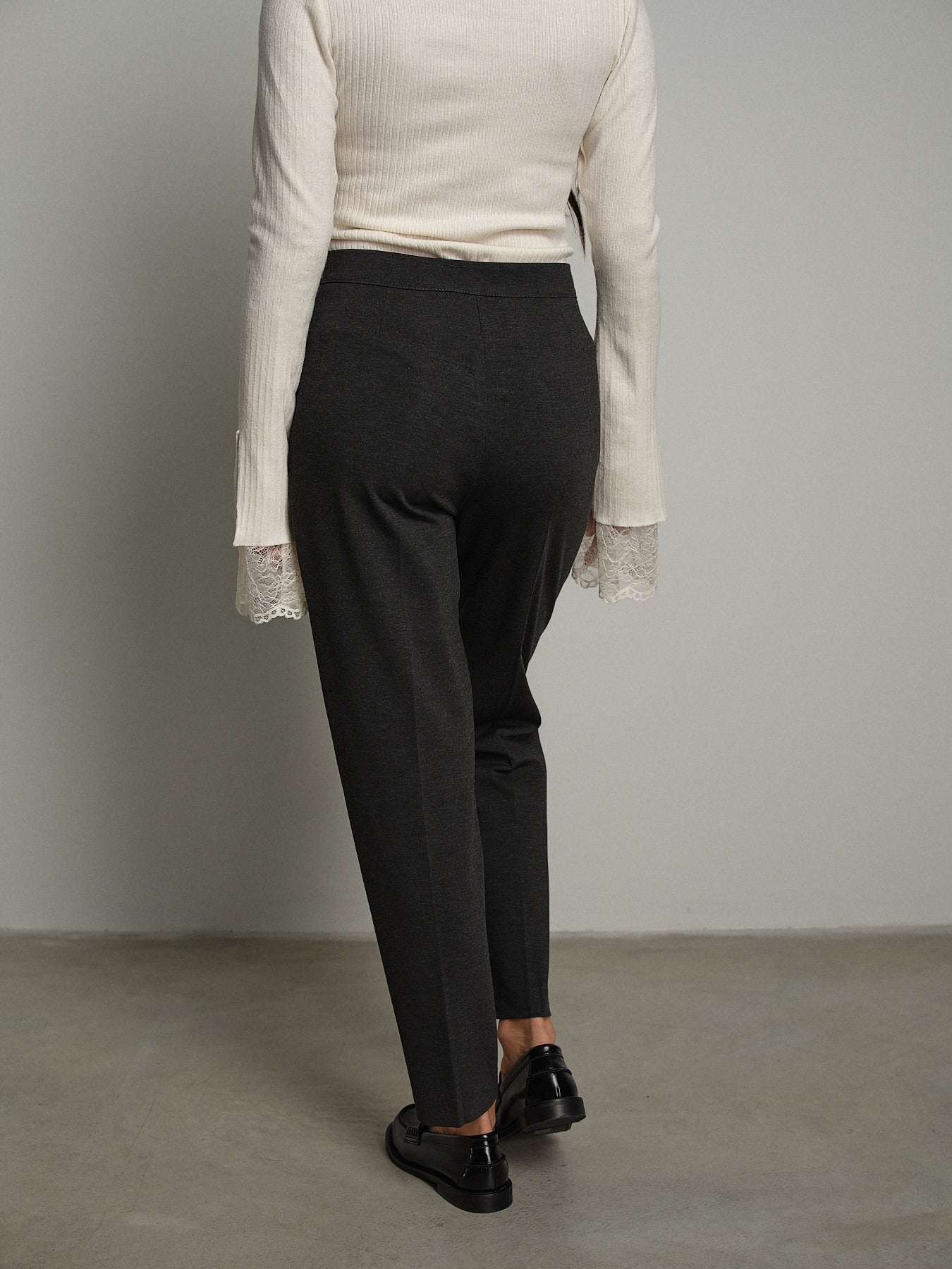 Pantalone sigaretta Anna Antracite Haveone PIA-R323;Pantalone sigaretta Anna Antracite Haveone PIA-R323 — foto 2;Pantalone sigaretta Anna Antracite Haveone PIA-R323 — foto 3