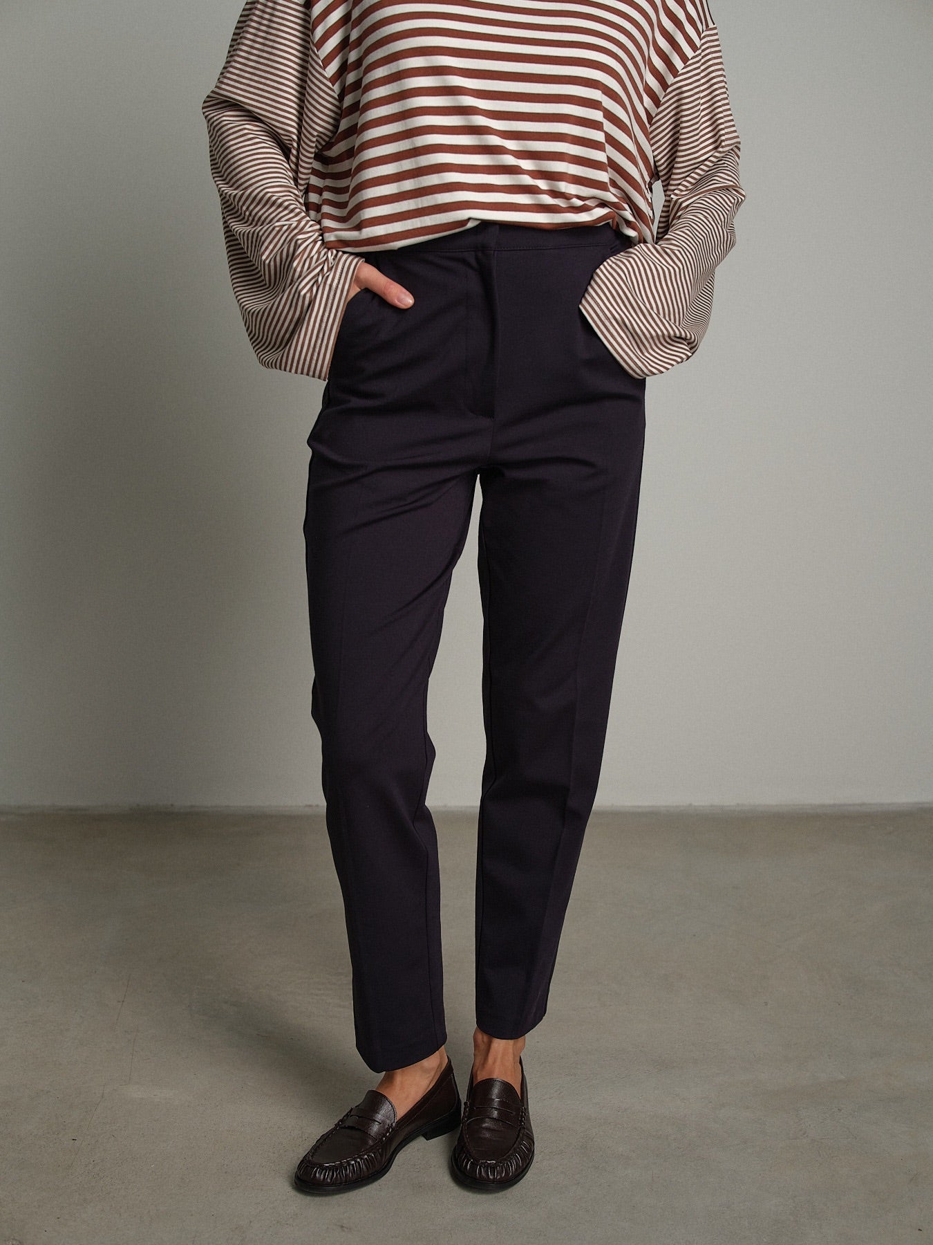 Pantalone sigaretta Anna Blu-notte Haveone PIA-R323;Pantalone sigaretta Anna Blu-notte Haveone PIA-R323 — foto 2;Pantalone sigaretta Anna Blu-notte Haveone PIA-R323 — foto 3