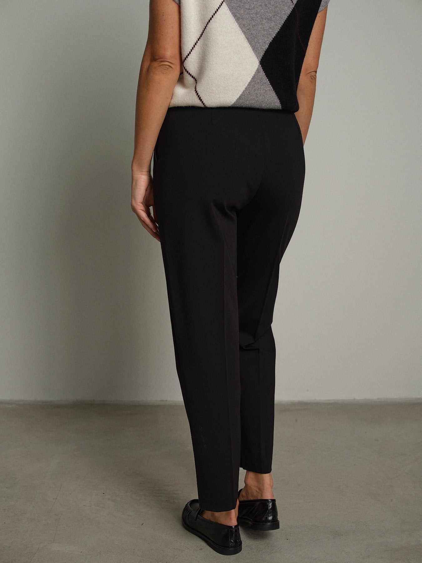 Pantalone sigaretta Anna Nero Haveone PIA-R323;Pantalone sigaretta Anna Nero Haveone PIA-R323 — foto 2;Pantalone sigaretta Anna Nero Haveone PIA-R323 — foto 3;Pantalone sigaretta Anna Nero Haveone PIA-R323 — foto 4