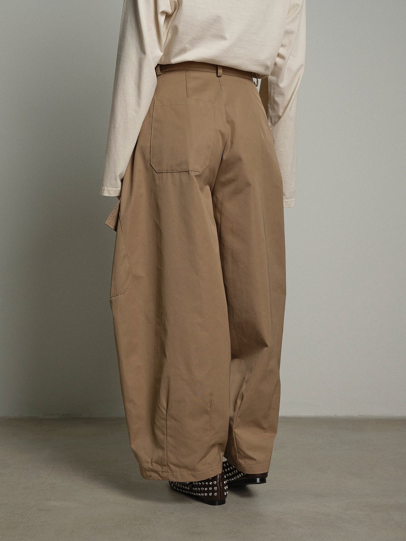 Pantalone tasconi barrell Sabbia Haveone PMA-R314;Pantalone tasconi barrell Sabbia Haveone PMA-R314 — foto 2;Pantalone tasconi barrell Sabbia Haveone PMA-R314 — foto 3;Pantalone tasconi barrell Sabbia Haveone PMA-R314 — foto 4;Pantalone tasconi barrell Sabbia Haveone PMA-R314 — foto 5