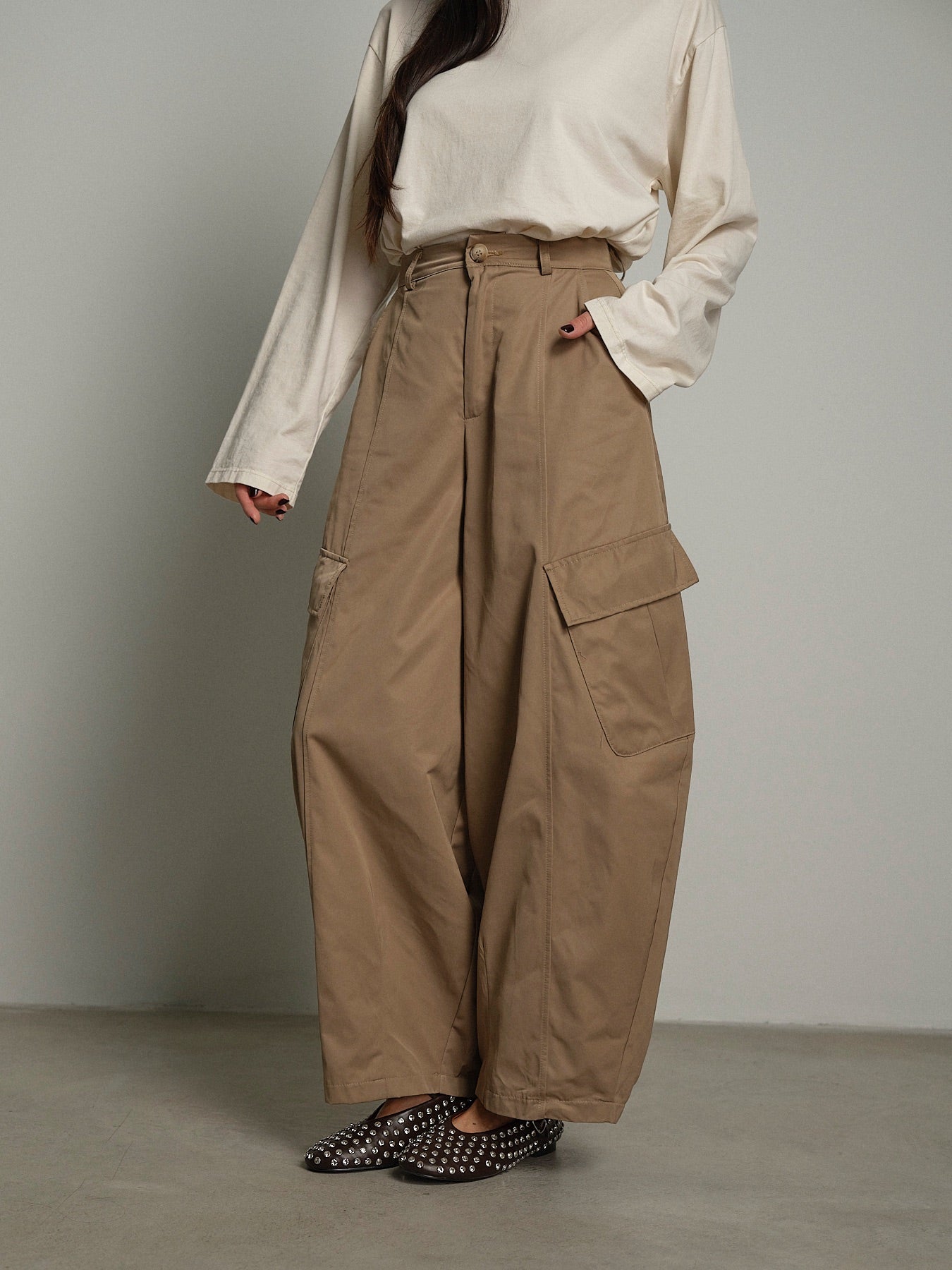Pantalone tasconi barrell Sabbia Haveone PMA-R314;Pantalone tasconi barrell Sabbia Haveone PMA-R314 — foto 2;Pantalone tasconi barrell Sabbia Haveone PMA-R314 — foto 3;Pantalone tasconi barrell Sabbia Haveone PMA-R314 — foto 4;Pantalone tasconi barrell Sabbia Haveone PMA-R314 — foto 5