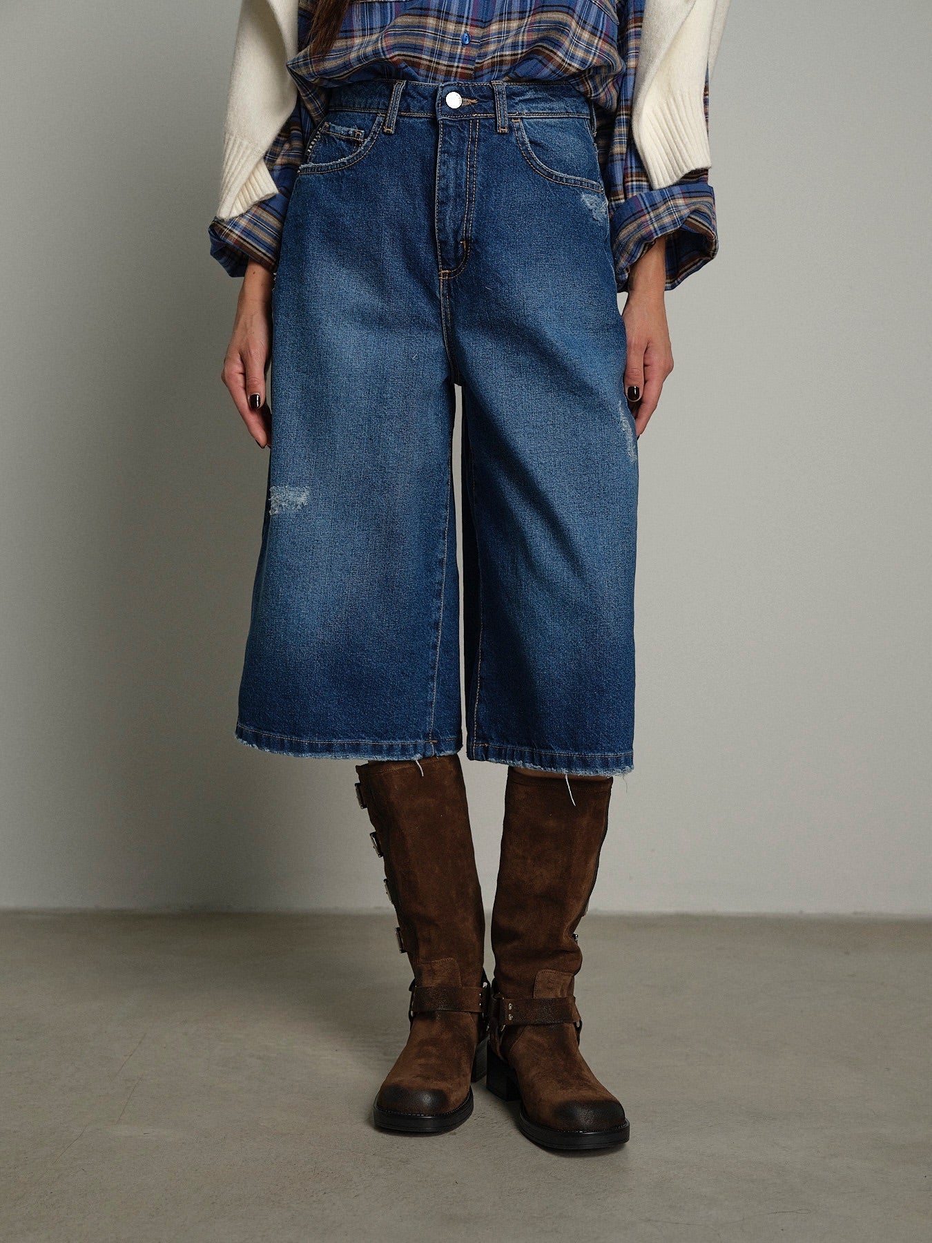 Bermuda strappi Denim Haveone PSB-R252;Bermuda strappi Denim Haveone PSB-R252 — foto 2;Bermuda strappi Denim Haveone PSB-R252 — foto 3;Bermuda strappi Denim Haveone PSB-R252 — foto 4;Bermuda strappi Denim Haveone PSB-R252 — foto 5