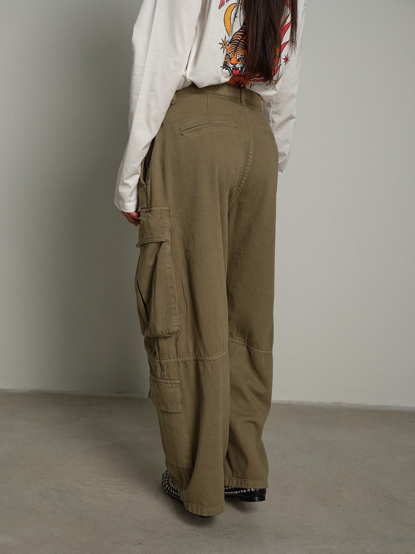 PAntalone cargo doppia tasca Verde-militare Haveone PSB-R262;PAntalone cargo doppia tasca Verde-militare Haveone PSB-R262 — foto 2;PAntalone cargo doppia tasca Verde-militare Haveone PSB-R262 — foto 3;PAntalone cargo doppia tasca Verde-militare Haveone PSB-R262 — foto 4;PAntalone cargo doppia tasca Verde-militare Haveone PSB-R262 — foto 5