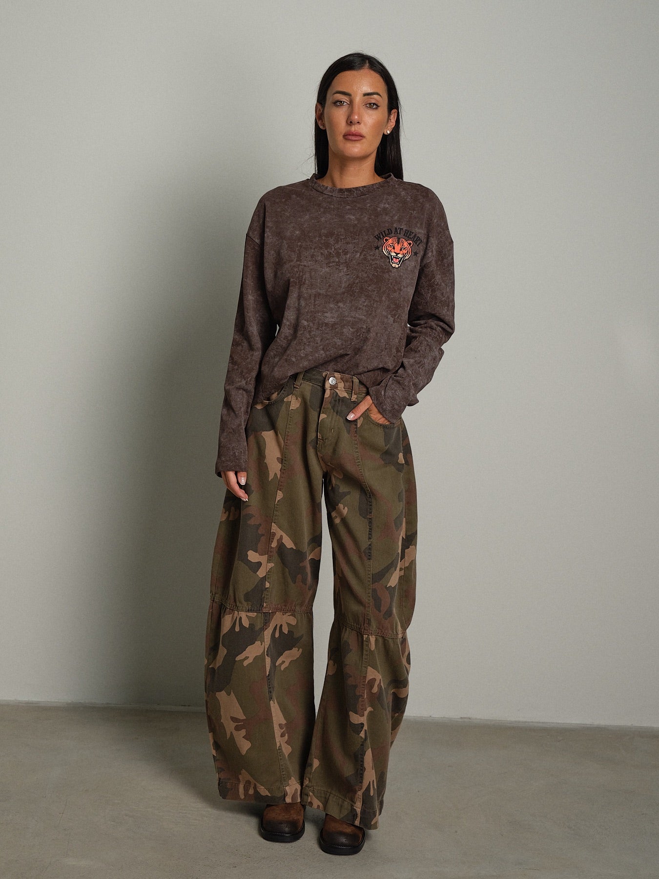 Jeans barrel over mimetico Verde-militare Haveone PSB-R268;Jeans barrel over mimetico Verde-militare Haveone PSB-R268 — foto 2;Jeans barrel over mimetico Verde-militare Haveone PSB-R268 — foto 3;Jeans barrel over mimetico Verde-militare Haveone PSB-R268 — foto 4;Jeans barrel over mimetico Verde-militare Haveone PSB-R268 — foto 5;Jeans barrel over mimetico Verde-militare Haveone PSB-R268 — foto 6