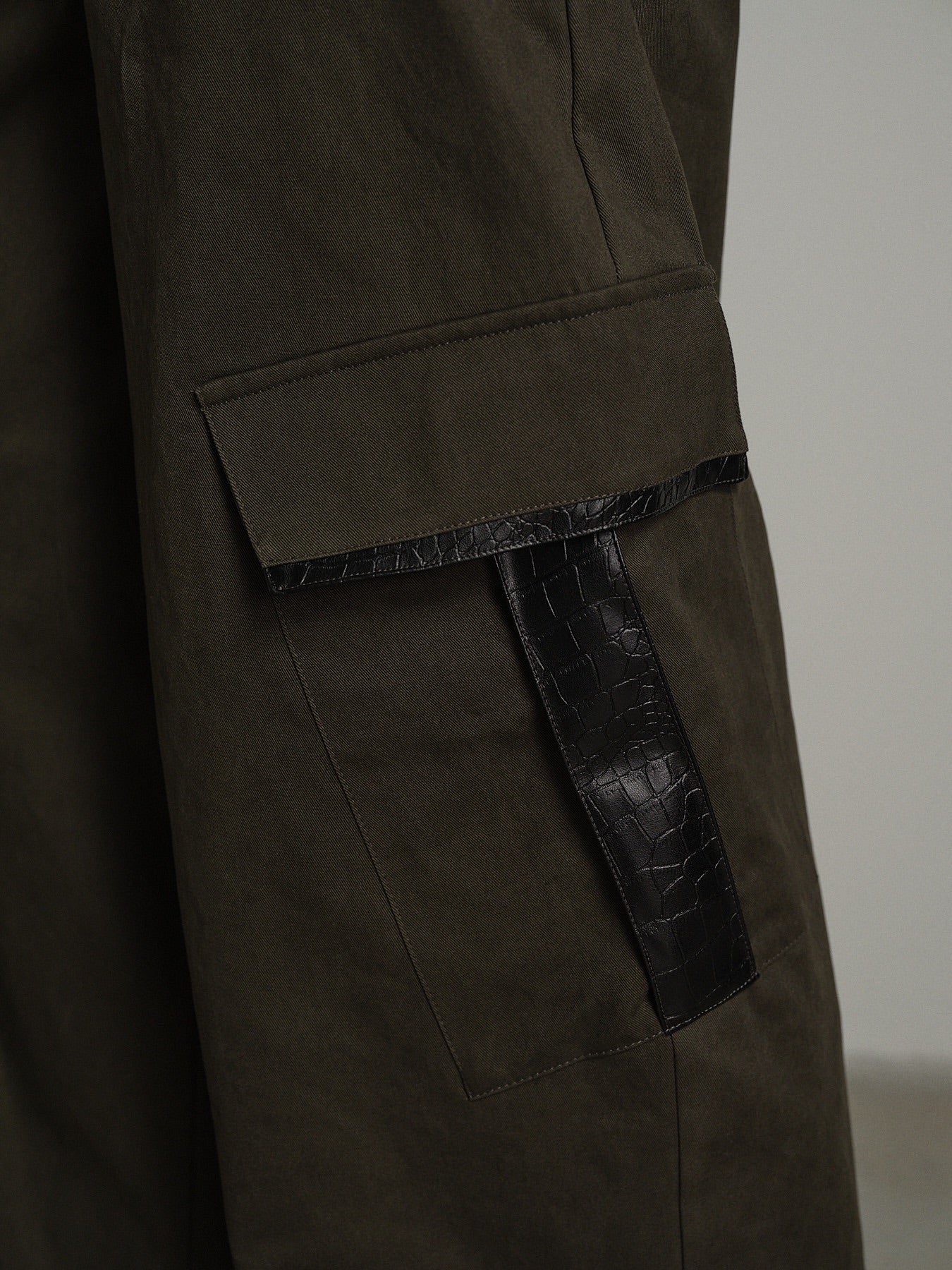Pantalone amelia Verde-militare Haveone PVS-R230;Pantalone amelia Verde-militare Haveone PVS-R230 — foto 2;Pantalone amelia Verde-militare Haveone PVS-R230 — foto 3;Pantalone amelia Verde-militare Haveone PVS-R230 — foto 4;Pantalone amelia Verde-militare Haveone PVS-R230 — foto 5;Pantalone amelia Verde-militare Haveone PVS-R230 — foto 6;Pantalone amelia Verde-militare Haveone PVS-R230 — foto 7;Pantalone amelia Verde-militare Haveone PVS-R230 — foto 8;Pantalone amelia Verde-militare Haveone PVS-R230 — foto 9