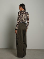 Pantalone amelia Verde-militare Haveone PVS-R230;Pantalone amelia Verde-militare Haveone PVS-R230 — foto 2;Pantalone amelia Verde-militare Haveone PVS-R230 — foto 3;Pantalone amelia Verde-militare Haveone PVS-R230 — foto 4;Pantalone amelia Verde-militare Haveone PVS-R230 — foto 5;Pantalone amelia Verde-militare Haveone PVS-R230 — foto 6;Pantalone amelia Verde-militare Haveone PVS-R230 — foto 7;Pantalone amelia Verde-militare Haveone PVS-R230 — foto 8;Pantalone amelia Verde-militare Haveone PVS-R230 — foto 9