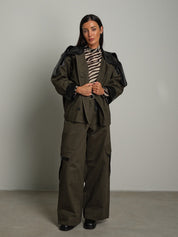 Pantalone amelia Verde-militare Haveone PVS-R230;Pantalone amelia Verde-militare Haveone PVS-R230 — foto 2;Pantalone amelia Verde-militare Haveone PVS-R230 — foto 3;Pantalone amelia Verde-militare Haveone PVS-R230 — foto 4;Pantalone amelia Verde-militare Haveone PVS-R230 — foto 5;Pantalone amelia Verde-militare Haveone PVS-R230 — foto 6;Pantalone amelia Verde-militare Haveone PVS-R230 — foto 7;Pantalone amelia Verde-militare Haveone PVS-R230 — foto 8;Pantalone amelia Verde-militare Haveone PVS-R230 — foto 9