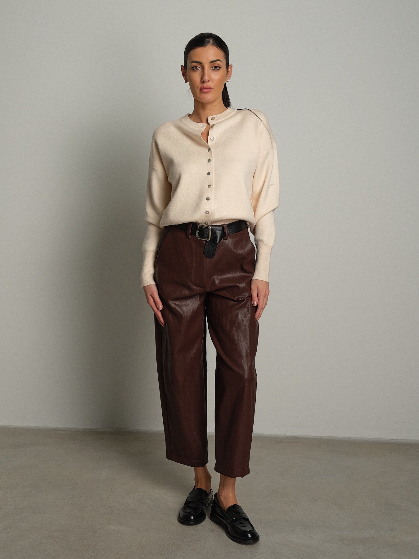 Pantalone ecopelle balloon cintura Bordeaux Haveone PVS-R346;Pantalone ecopelle balloon cintura Bordeaux Haveone PVS-R346 — foto 2;Pantalone ecopelle balloon cintura Bordeaux Haveone PVS-R346 — foto 3