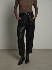 Pantalone ecopelle balloon cintura Nero Haveone PVS-R346;Pantalone ecopelle balloon cintura Nero Haveone PVS-R346 — foto 2;Pantalone ecopelle balloon cintura Nero Haveone PVS-R346 — foto 3;Pantalone ecopelle balloon cintura Nero Haveone PVS-R346 — foto 4